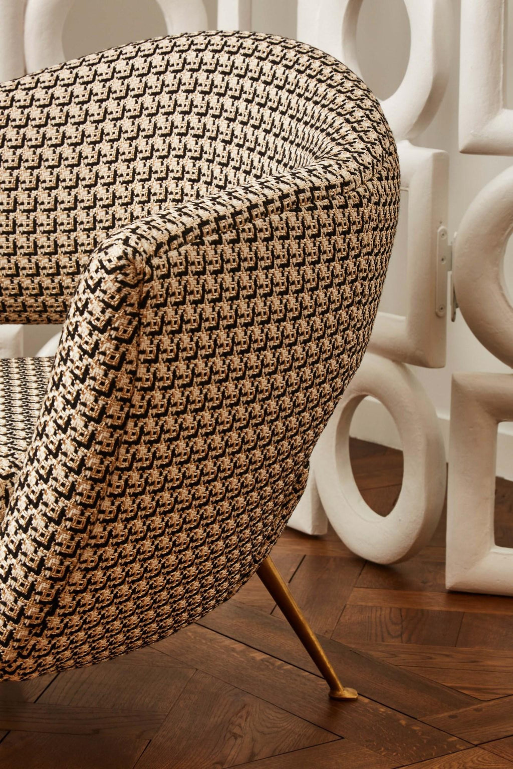 https://a.1stdibscdn.com/pair-of-armchairs-by-studio-glustin-for-sale-picture-4/f_9680/f_434320921738404924106/bac63f8c_799c_49db_b558_3c1bad8ef115_master.jpg