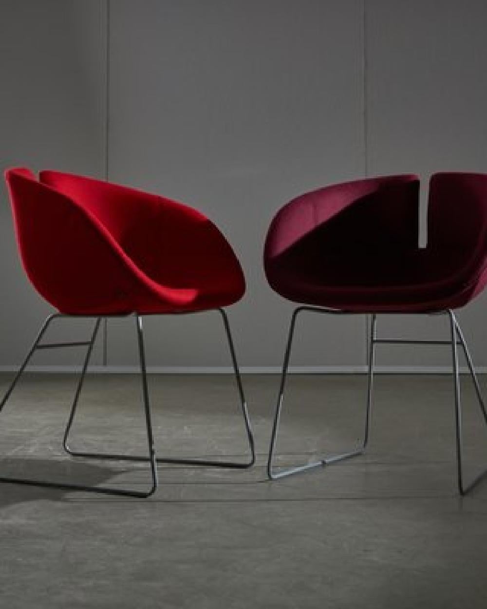 https://a.1stdibscdn.com/moroso-fjord-small-armchair-by-patricia-urquiola-for-sale-picture-5/f_16392/f_411214221724078834174/background_items_01_10__master.jpg