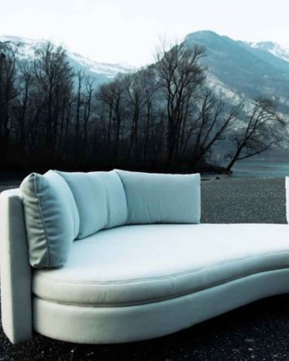 https://a.1stdibscdn.com/de-sede-ds-167-island-outdoor-sofa-by-hugo-de-ruiter-for-sale-picture-3/f_16392/f_390563821711717535187/background_items_01_10__master.jpg