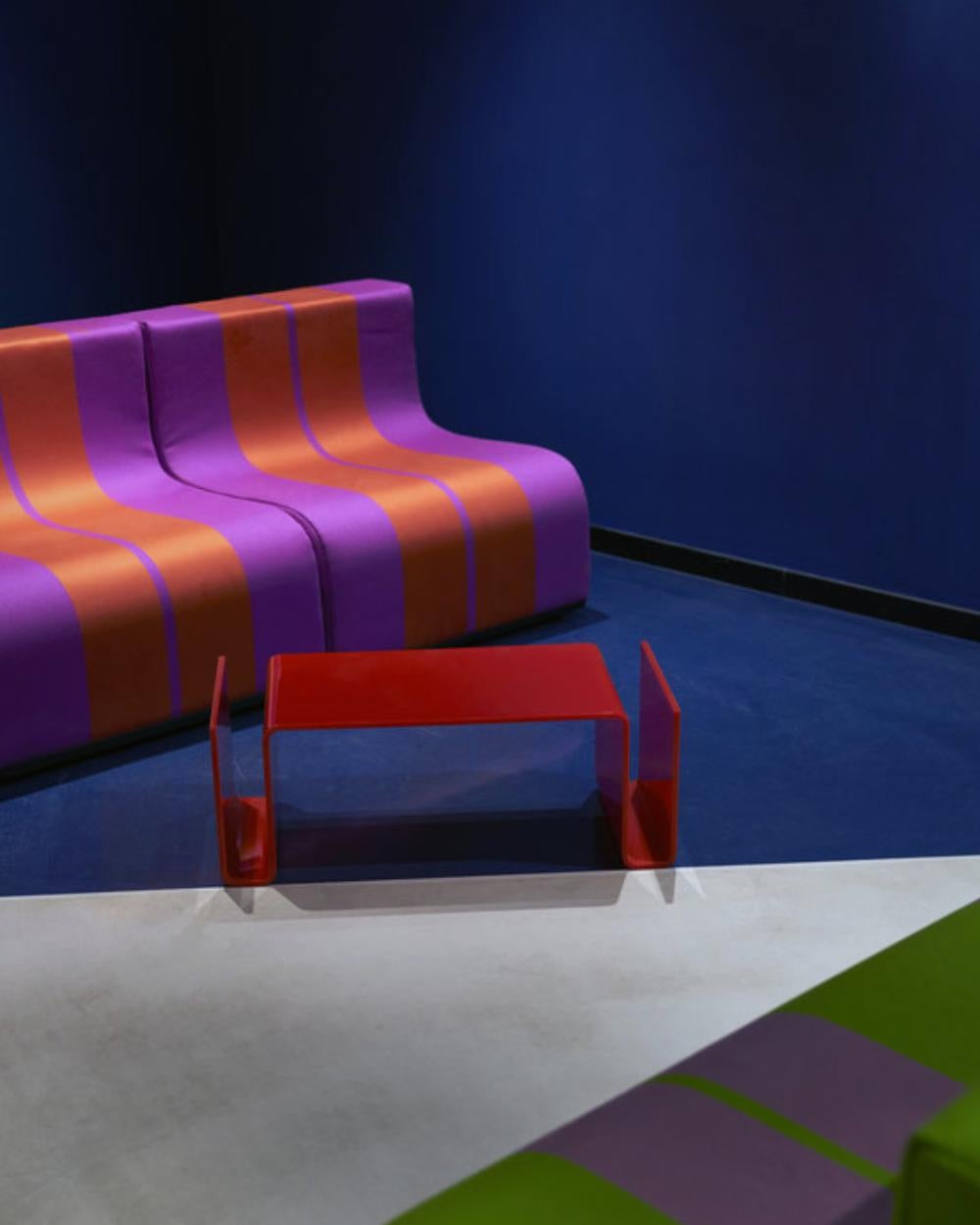 https://a.1stdibscdn.com/poltronova-t01-coffee-table-by-superstudio-for-sale-picture-8/f_16392/f_413567621725617505652/background_items_01_17__master.jpg