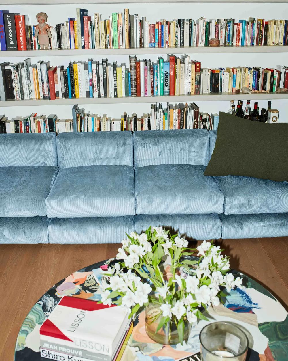 https://a.1stdibscdn.com/bd-barcelona-pillow-sofa-in-corduroy-by-muller-van-severen-for-sale-picture-3/f_16392/f_445939121744885130645/background_items_01_2025_04_17T121726_613_master.jpg