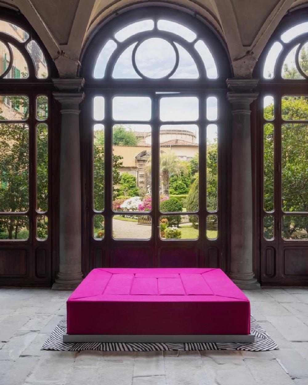 https://a.1stdibscdn.com/poltronova-rumble-sofa-in-pink-by-gianni-pettena-for-sale-picture-7/f_16392/f_413172921725378160997/background_items_01_20__master.jpg