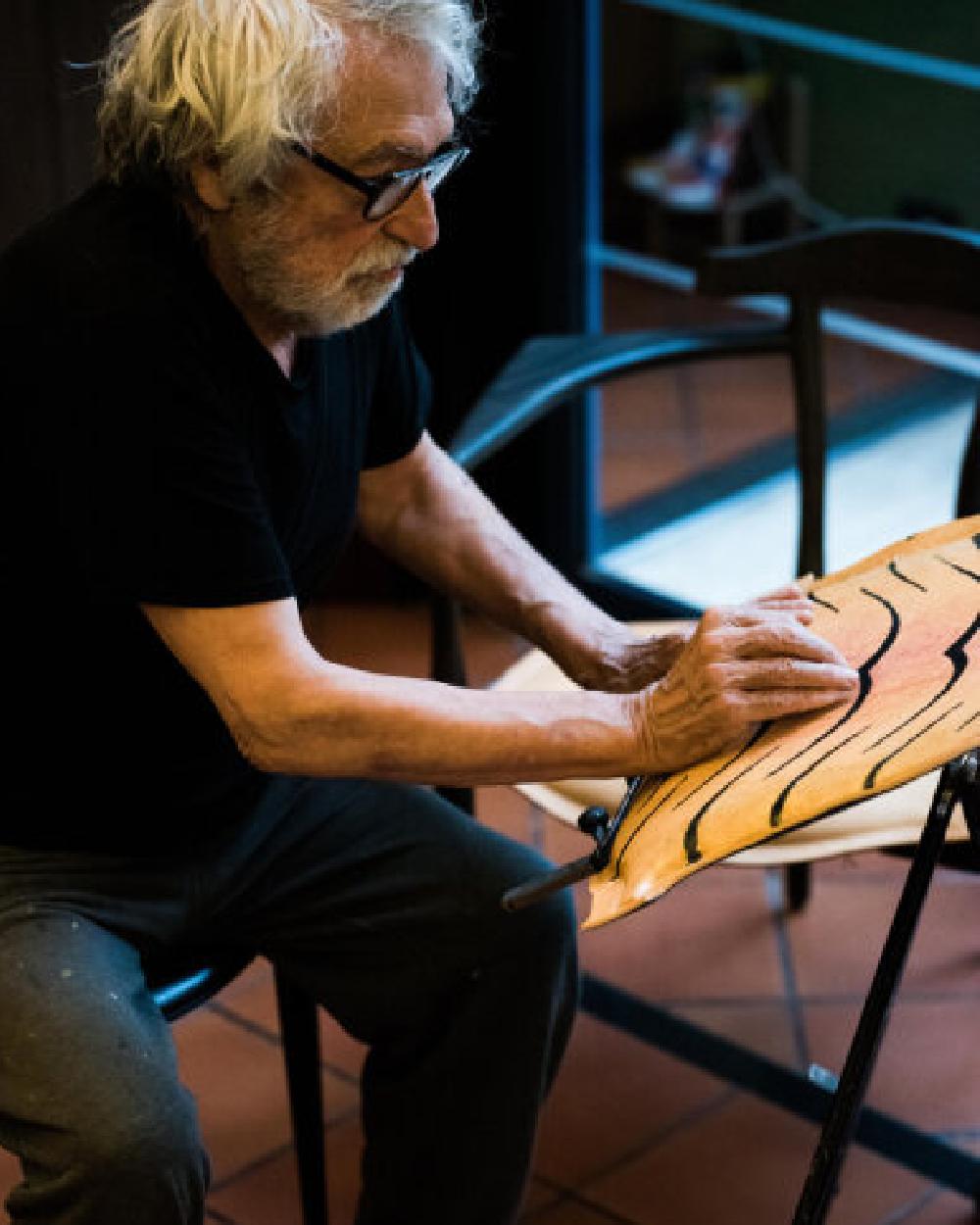 https://a.1stdibscdn.com/tiger-art-gaulino-limited-edition-chair-by-oscar-tusquets-for-bd-barcelona-for-sale-picture-6/f_16392/f_393988121713888169604/background_items_01_6__master.jpg