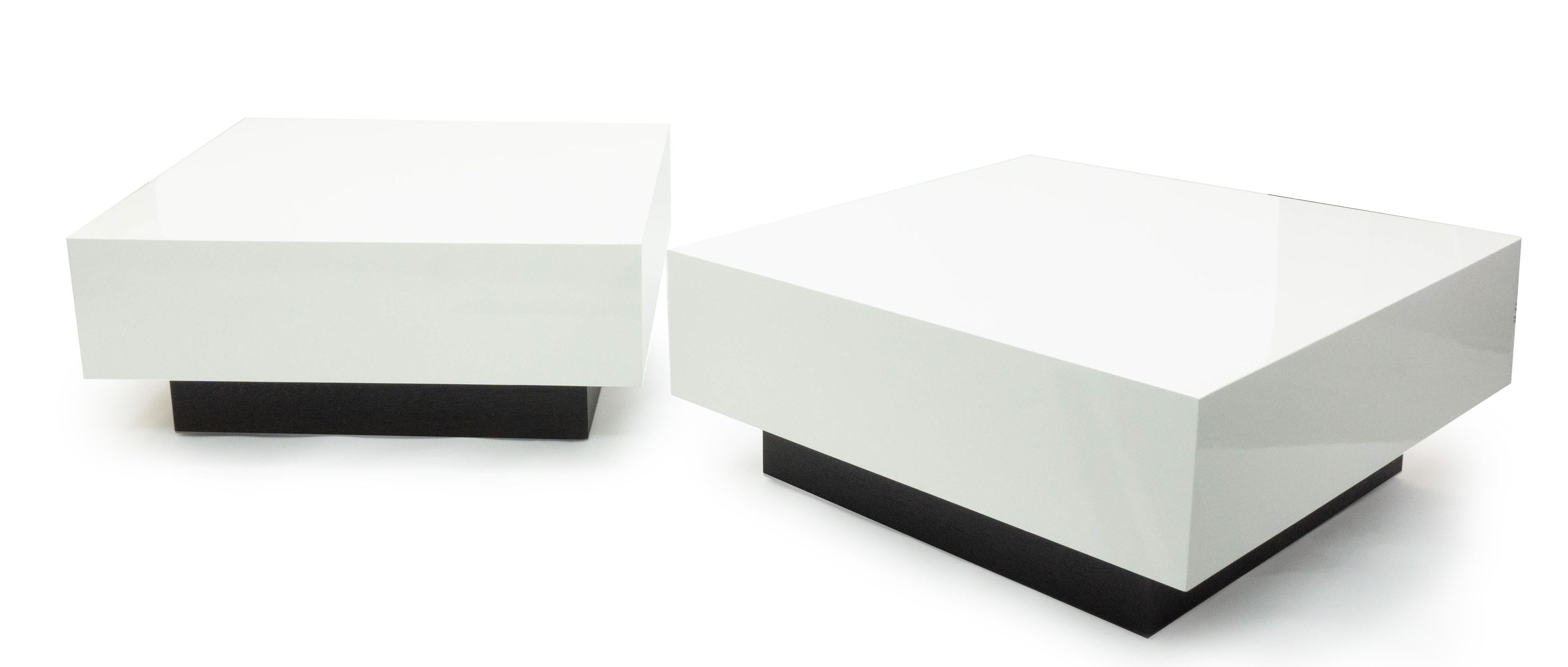 https://a.1stdibscdn.com/modern-lacquered-square-coffee-table-for-sale-picture-4/f_21233/f_141144211553272480255/bandwtables_topangle_master.jpg
