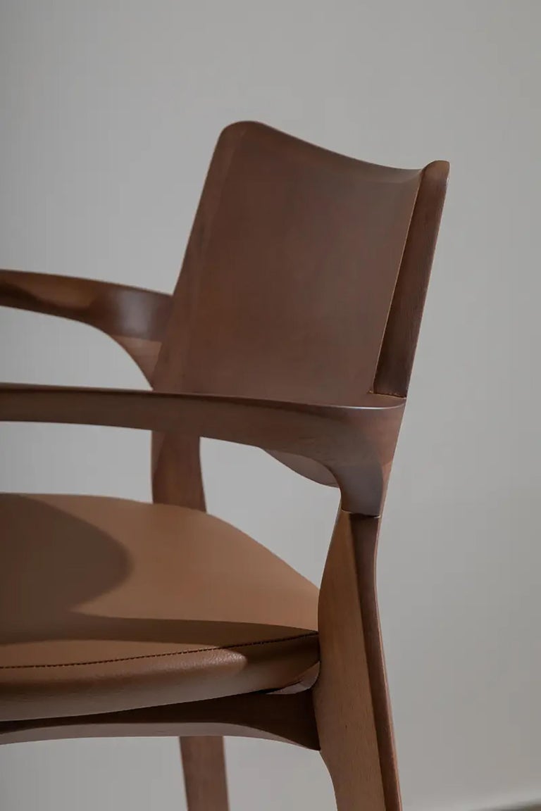 https://a.1stdibscdn.com/post-modern-stool-in-walnut-finish-cane-back-leather-seat-counter-or-bar-hight-for-sale-picture-9/f_35593/f_335528721680123442343/banqueta_aurora_nogueira_assento_couro_detalhe_braco_lado_master.jpg?width=768