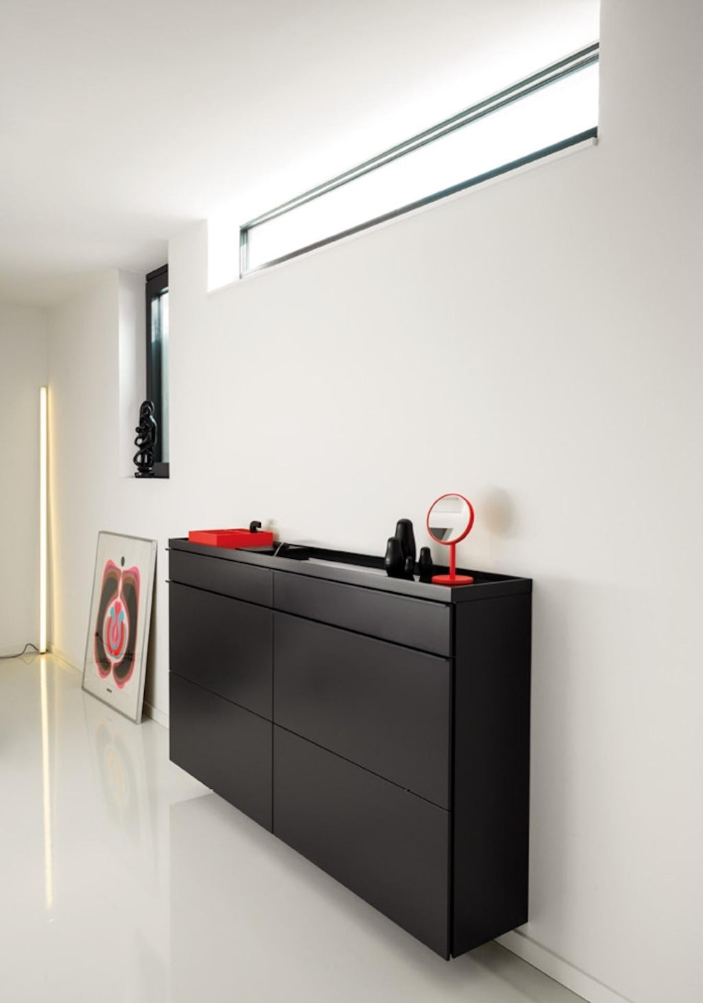 https://a.1stdibscdn.com/customizable-s-for-sale-picture-8/f_44652/f_404640321720032188264/basic_schuhschrank_klappenschuhschrank_schwarz_schoenbuch_beauty_schminkspiegel_neonorange_hesperide_kaestchen_neonorange_frame_leuchte_stableuchte_wei_colour_dolls_schwarz_am_2_master.jpg