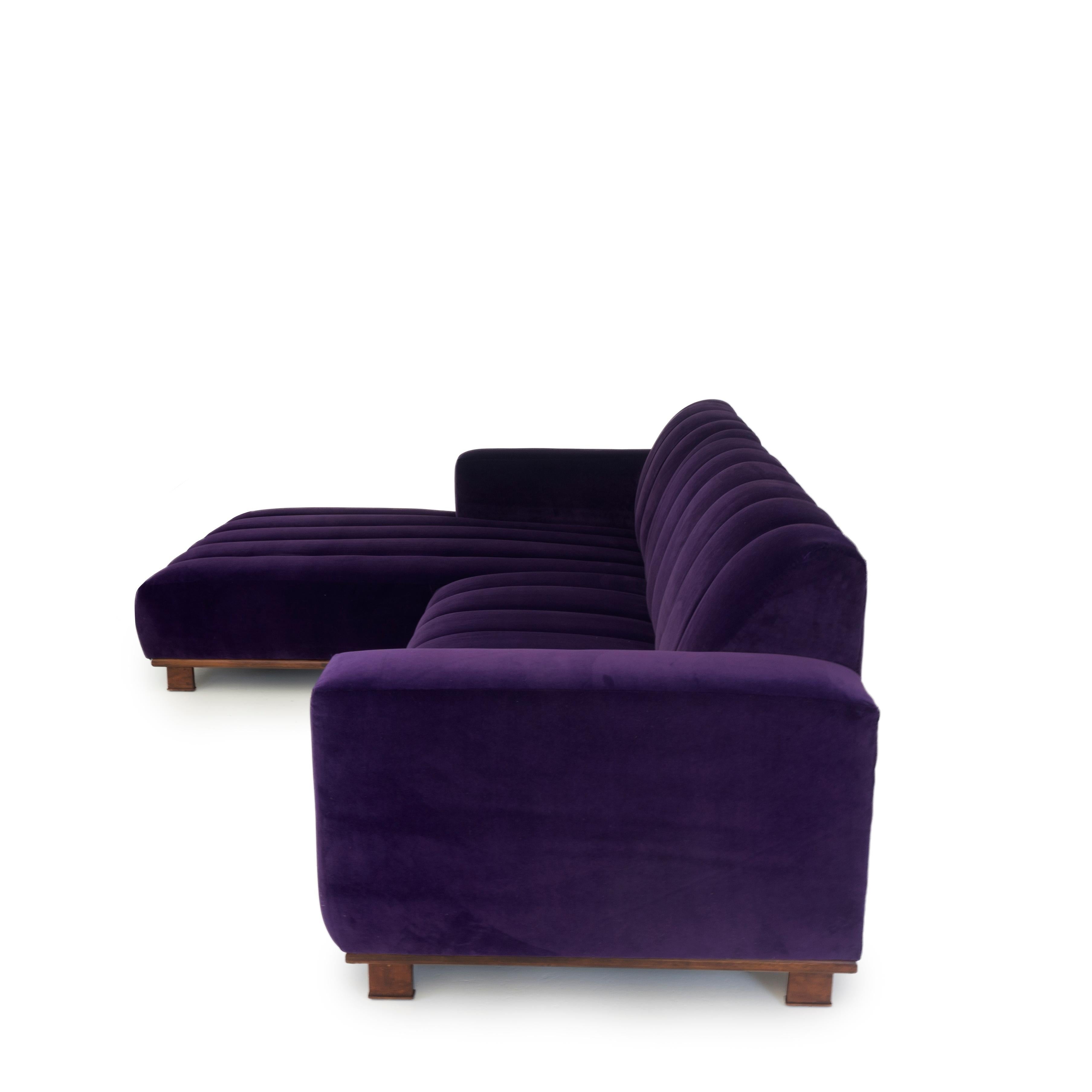 https://a.1stdibscdn.com/modern-two-piece-sectional-sofa-with-channeled-velvet-upholstery-for-sale-picture-4/f_21233/f_139464921552082921274/bedrocksofa_side3_master.jpg