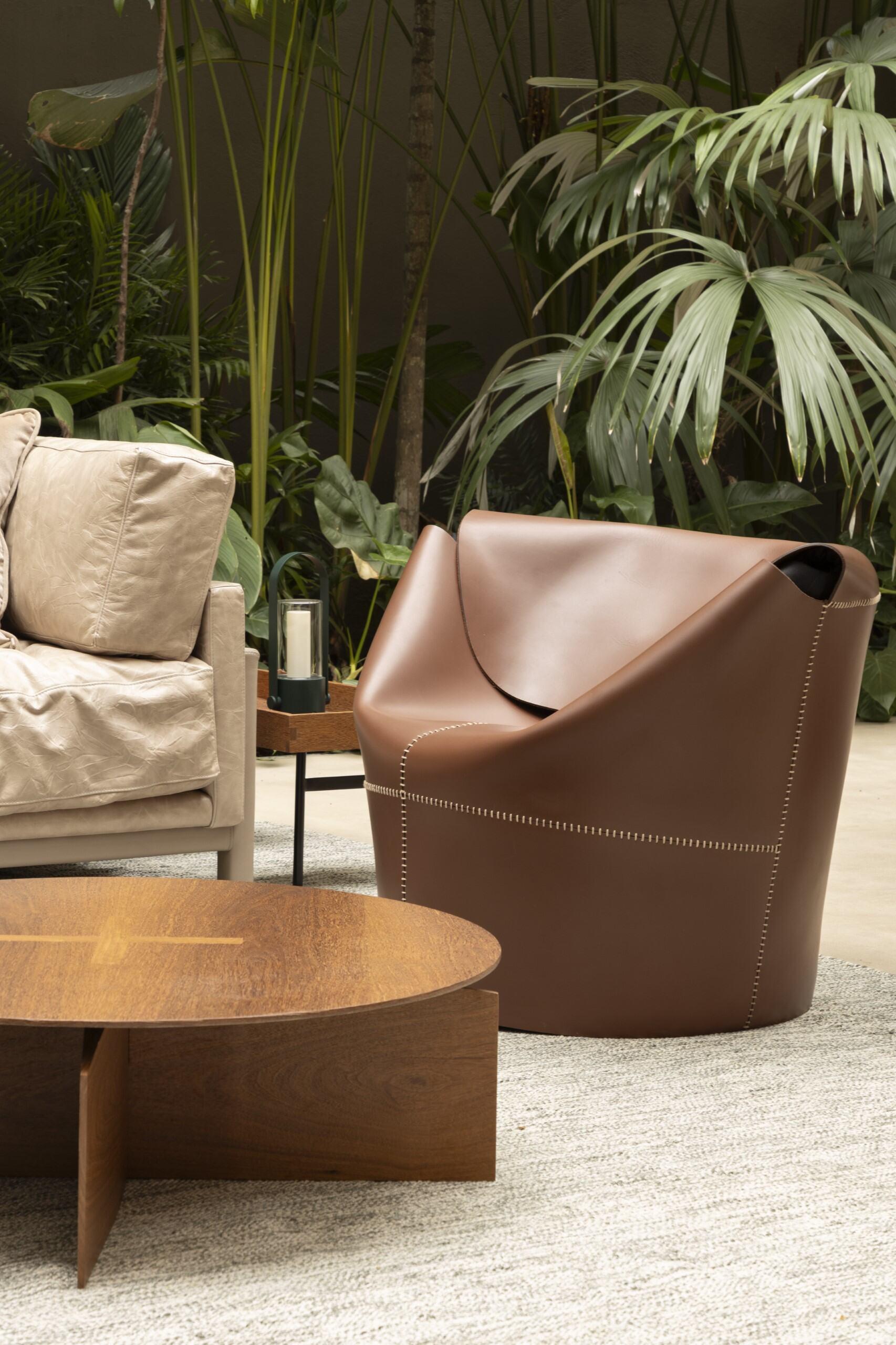 https://a.1stdibscdn.com/envelope-inspired-leather-armchair-by-ilse-lang-brazilian-craft-comfort-for-sale-picture-6/f_104502/f_451343521748637029504/bf82d105_643d_4ab2_9628_1e509e14e51a_master.jpg