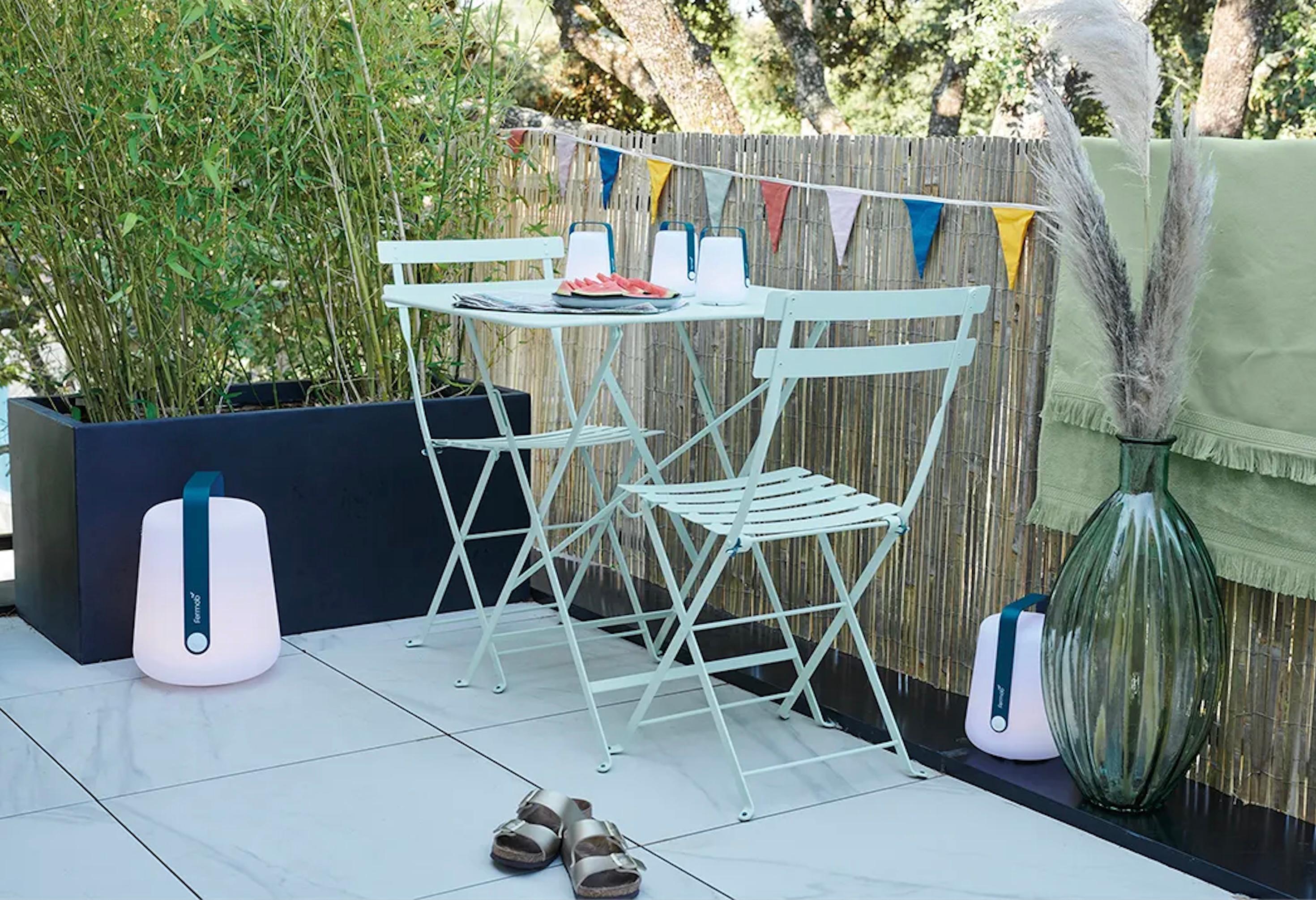 https://a.1stdibscdn.com/fermob-bistro-metal-chair-poppy-set-of-2-chairs-for-sale-picture-15/f_105752/f_484337621769016179544/bistro23_master.jpg