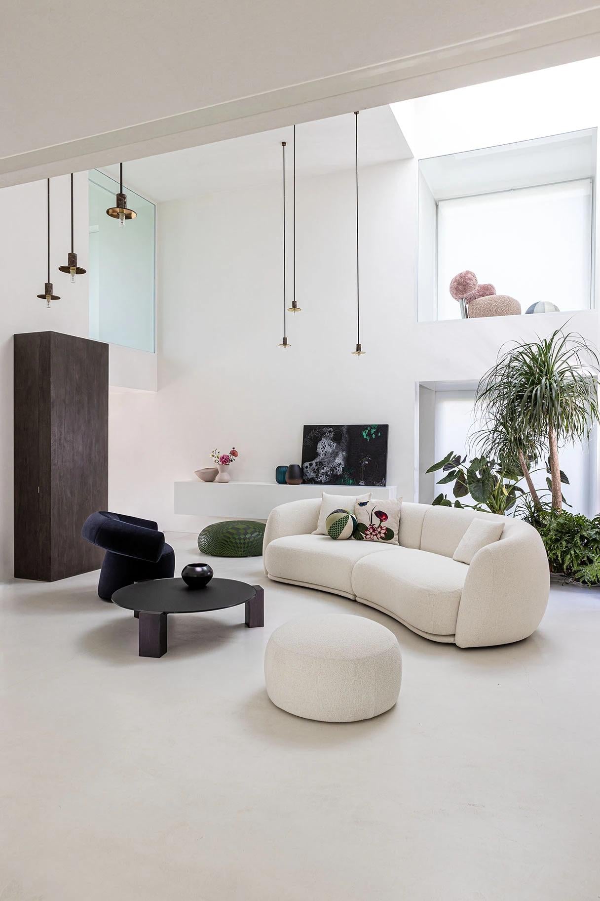 https://a.1stdibscdn.com/moroso-pacific-2-seater-sofa-in-concrete-grey-by-patricia-urquiola-for-sale-picture-4/f_16392/f_466916721758104648793/bl5i6312_52018844422_o_master.jpg