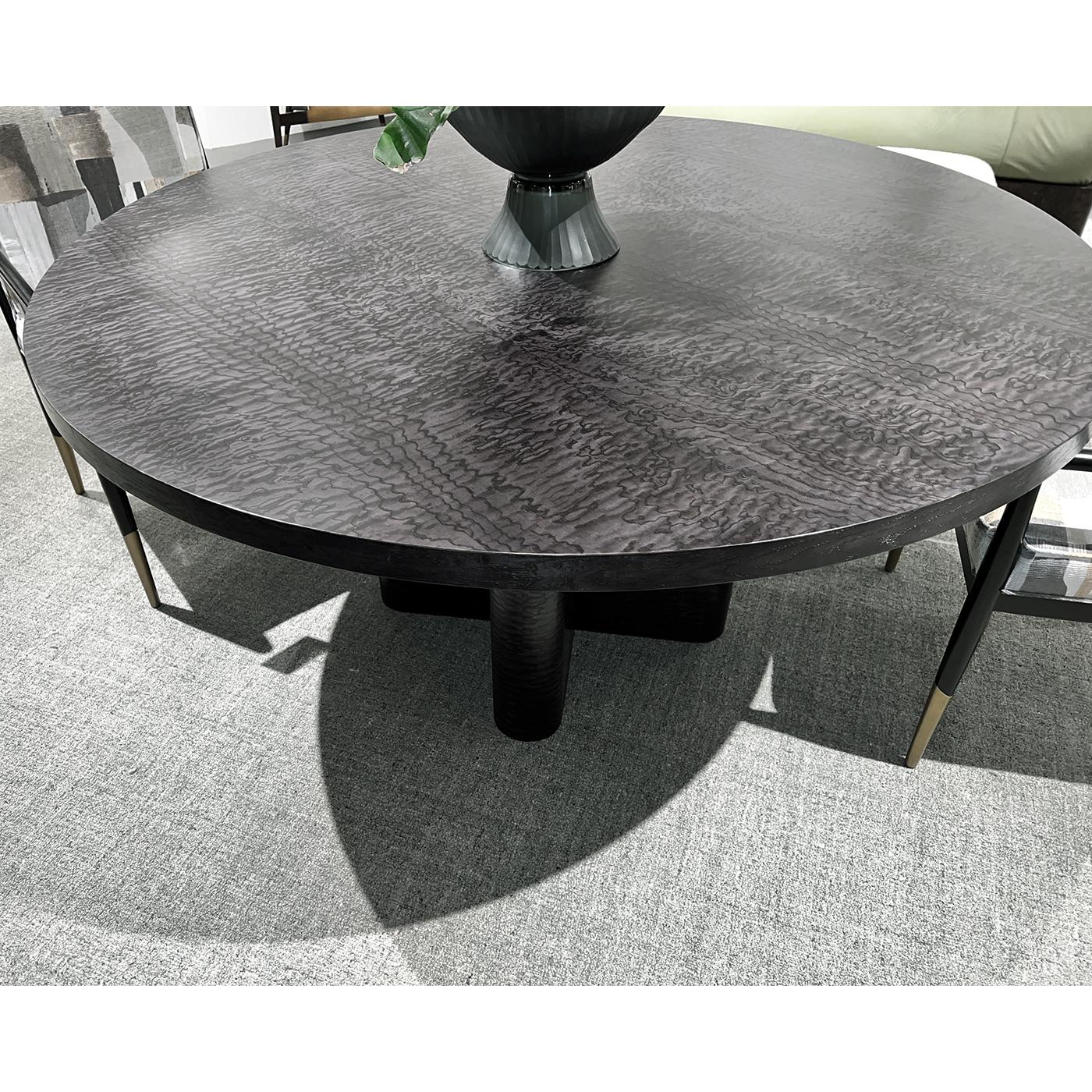 https://a.1stdibscdn.com/mid-century-black-burl-round-dining-table-for-sale-picture-4/f_8038/f_406928821721337264568/black2_master.jpg