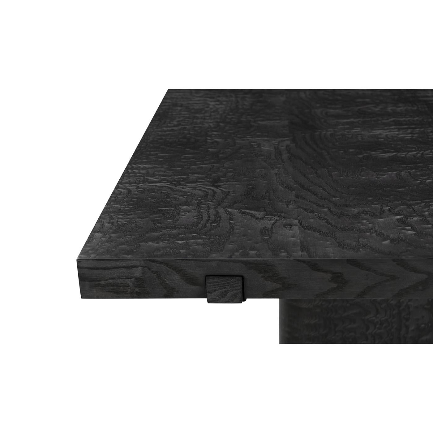 https://a.1stdibscdn.com/mid-century-black-burl-extending-dining-table-for-sale-picture-4/f_8038/f_406940821721342467963/black5_master.jpg