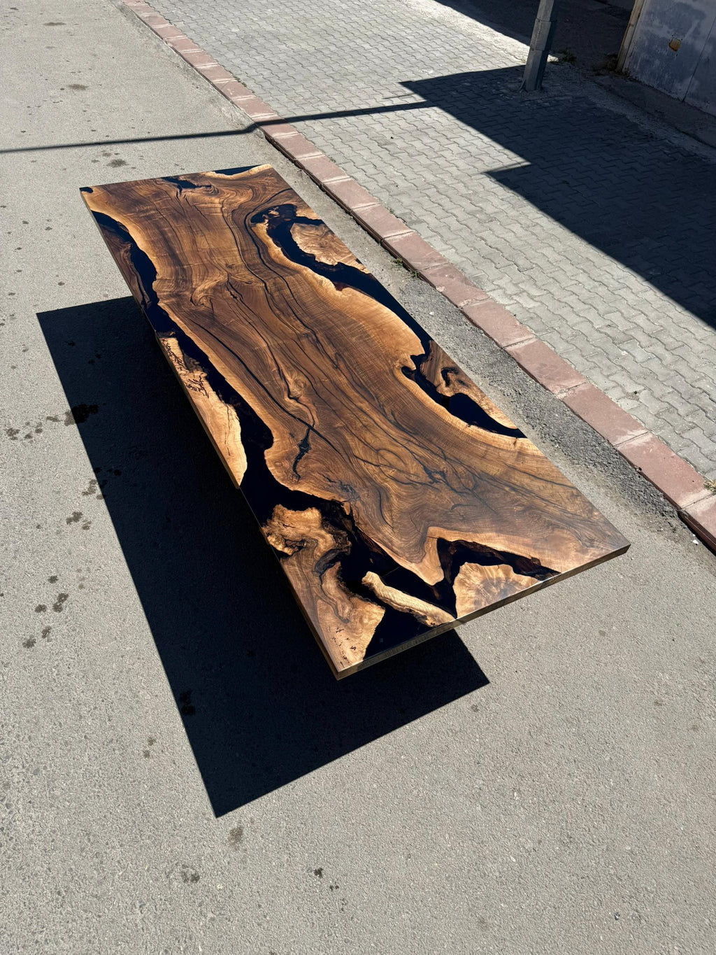 https://a.1stdibscdn.com/black-resin-walnut-wood-dining-room-table-custom-wooden-table-for-sale-picture-4/f_91932/f_461369921754317401084/black_walnut_dining_table_04_master.jpg