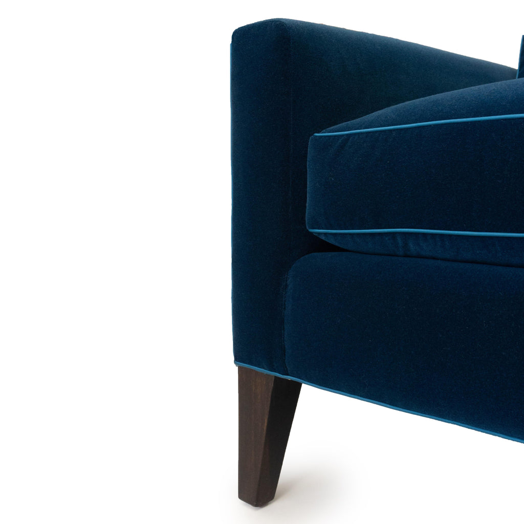 https://a.1stdibscdn.com/modern-two-cushion-sofa-in-dark-blue-velvet-for-sale-picture-11/f_21233/1543341149730/bluevelvet_detail_master.jpg