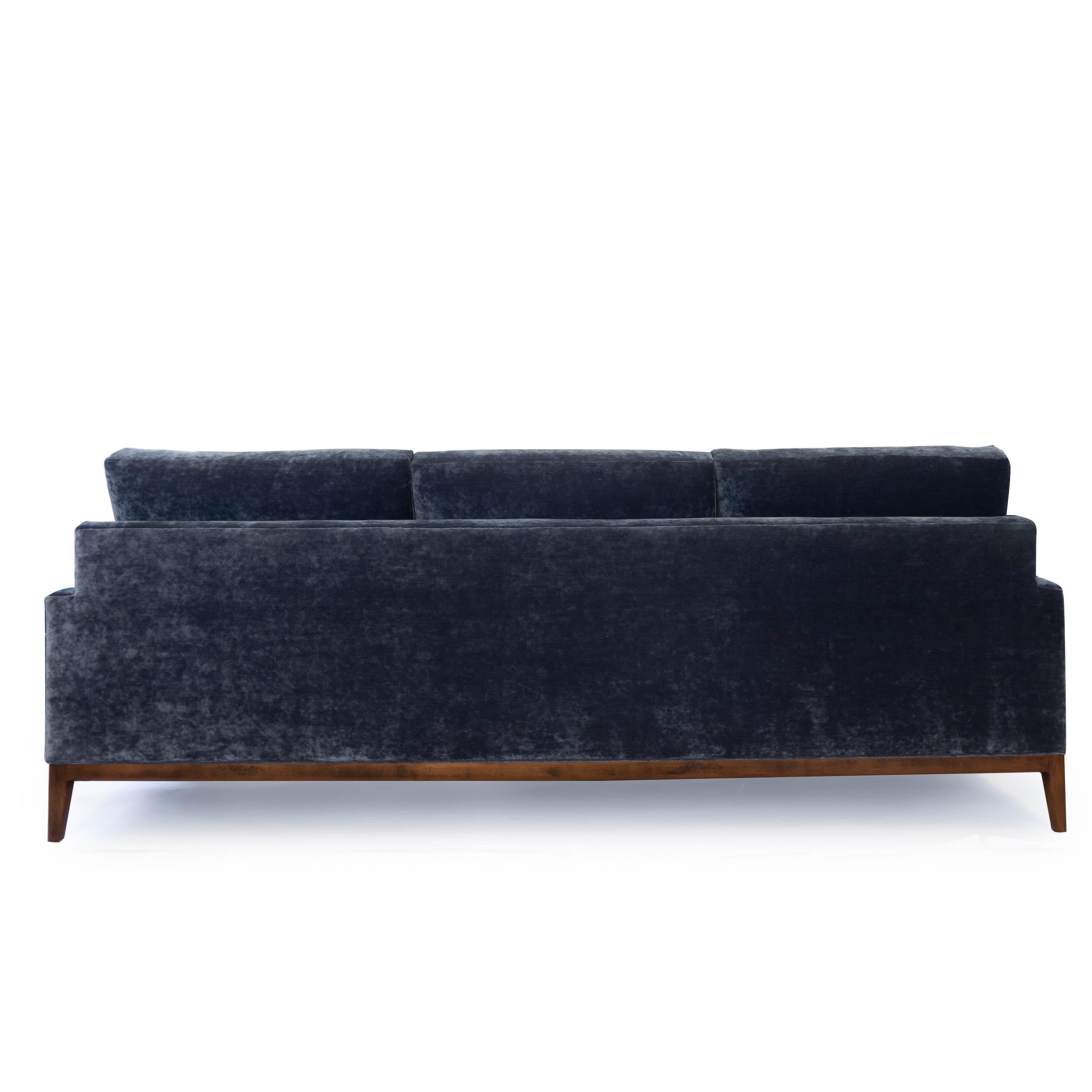 https://a.1stdibscdn.com/mid-century-modern-sofa-in-blue-velvet-for-sale-picture-7/f_21233/1552671772417/bluevelvetsofa_back2_master.jpg