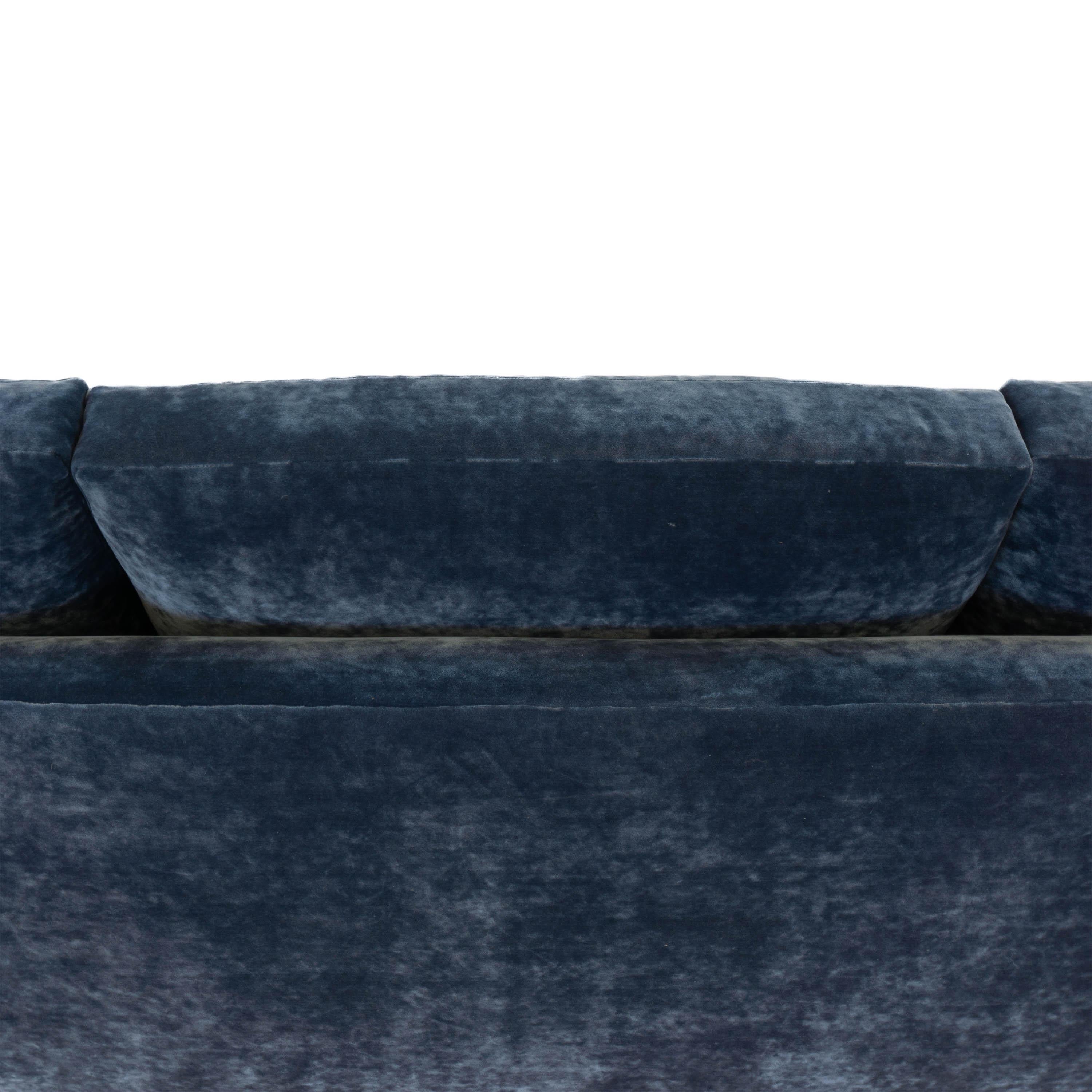 https://a.1stdibscdn.com/mid-century-modern-sofa-in-blue-velvet-for-sale-picture-11/f_21233/f_140259021552671794373/bluevelvetsofa_detail2_master.jpg