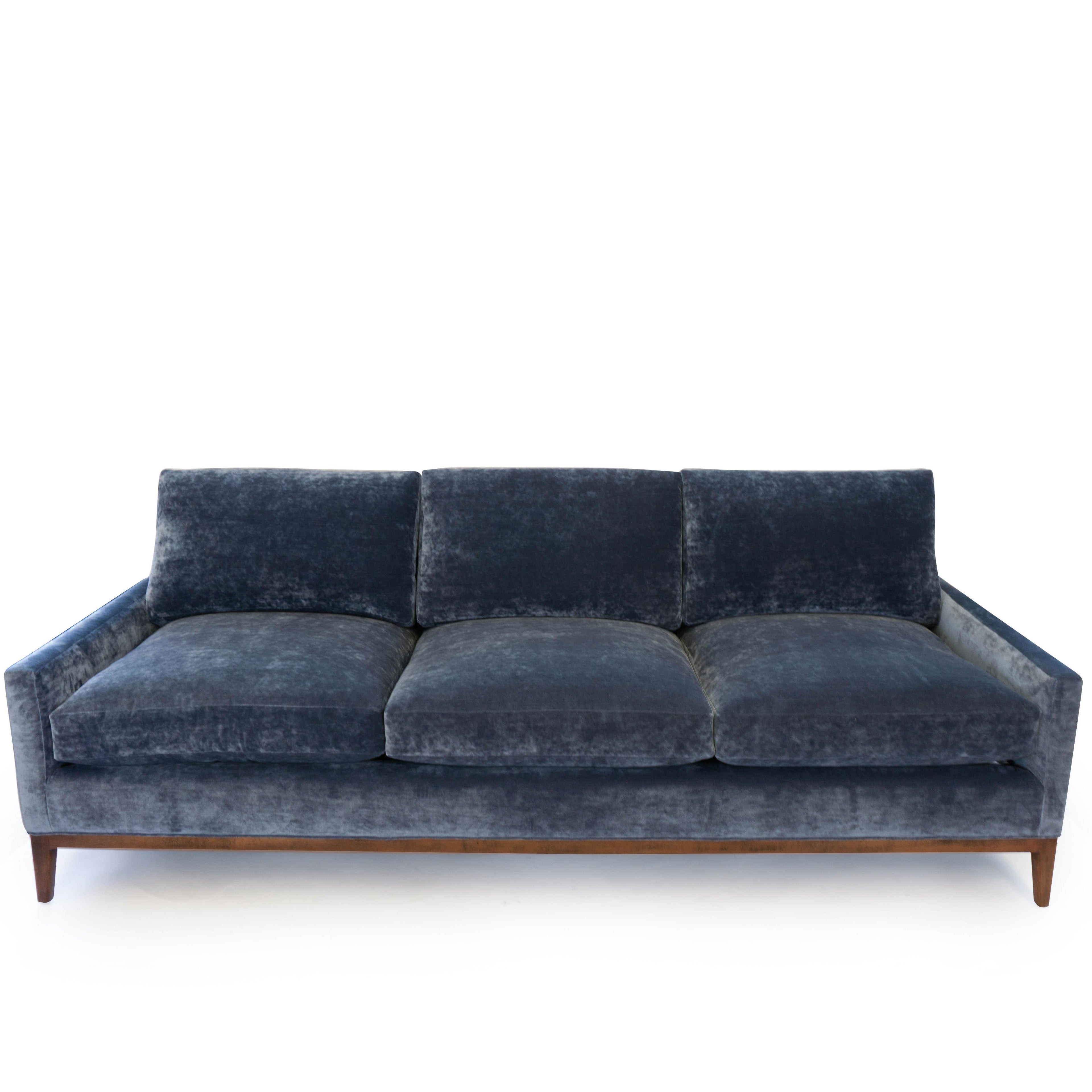 https://a.1stdibscdn.com/mid-century-modern-sofa-in-blue-velvet-for-sale-picture-2/f_21233/f_140259021552671828875/bluevelvetsofa_front2_master.jpg