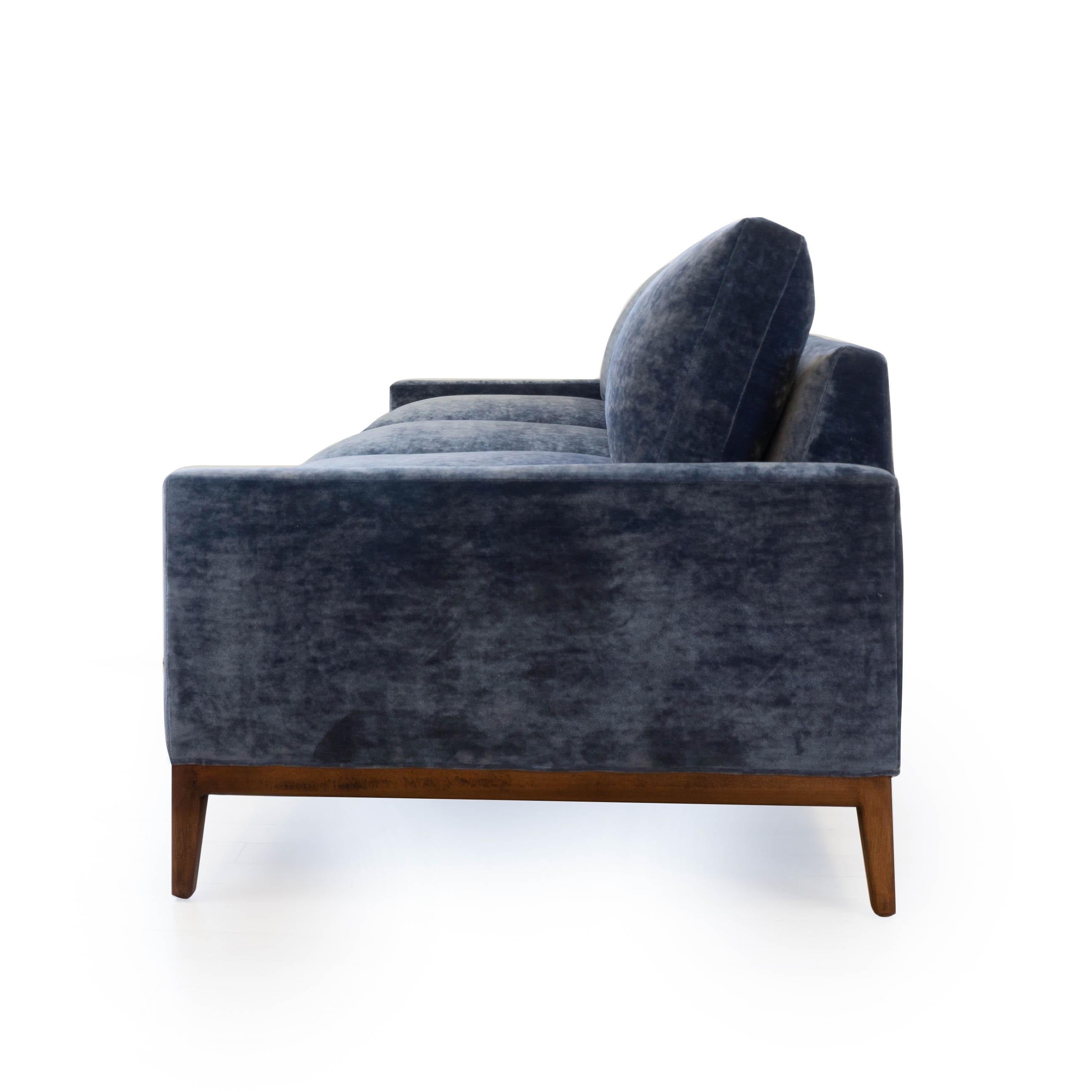 https://a.1stdibscdn.com/mid-century-modern-sofa-in-blue-velvet-for-sale-picture-3/f_21233/f_140259021552671830901/bluevelvetsofa_side_master.jpg