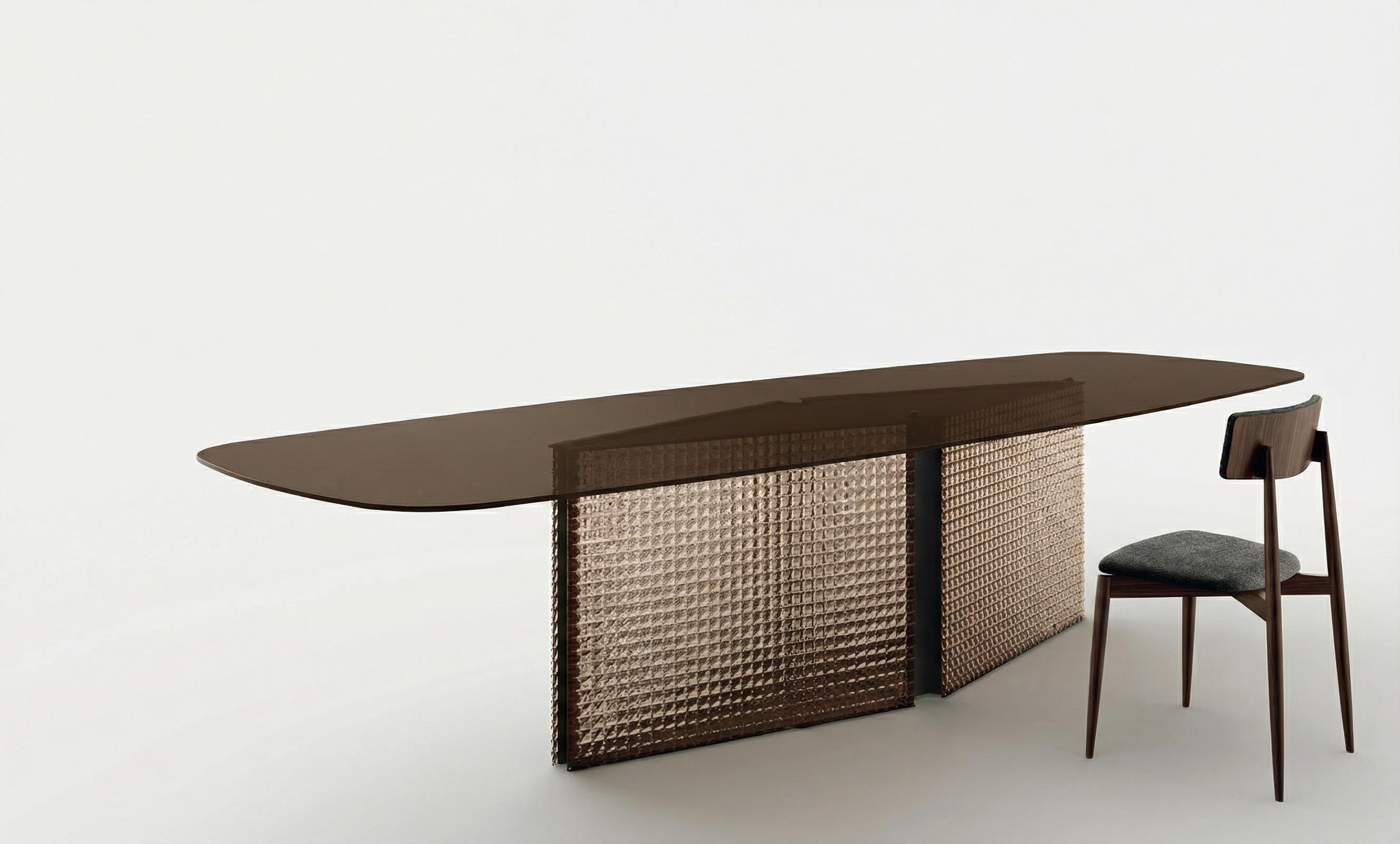 https://a.1stdibscdn.com/bow-bronze-fused-glass-dining-table-by-massimo-castagna-for-tonelli-design-for-sale-picture-3/f_77512/f_490020621772172353180/bow_bronze_shaped_dining_table_tonelli_design_master.jpg
