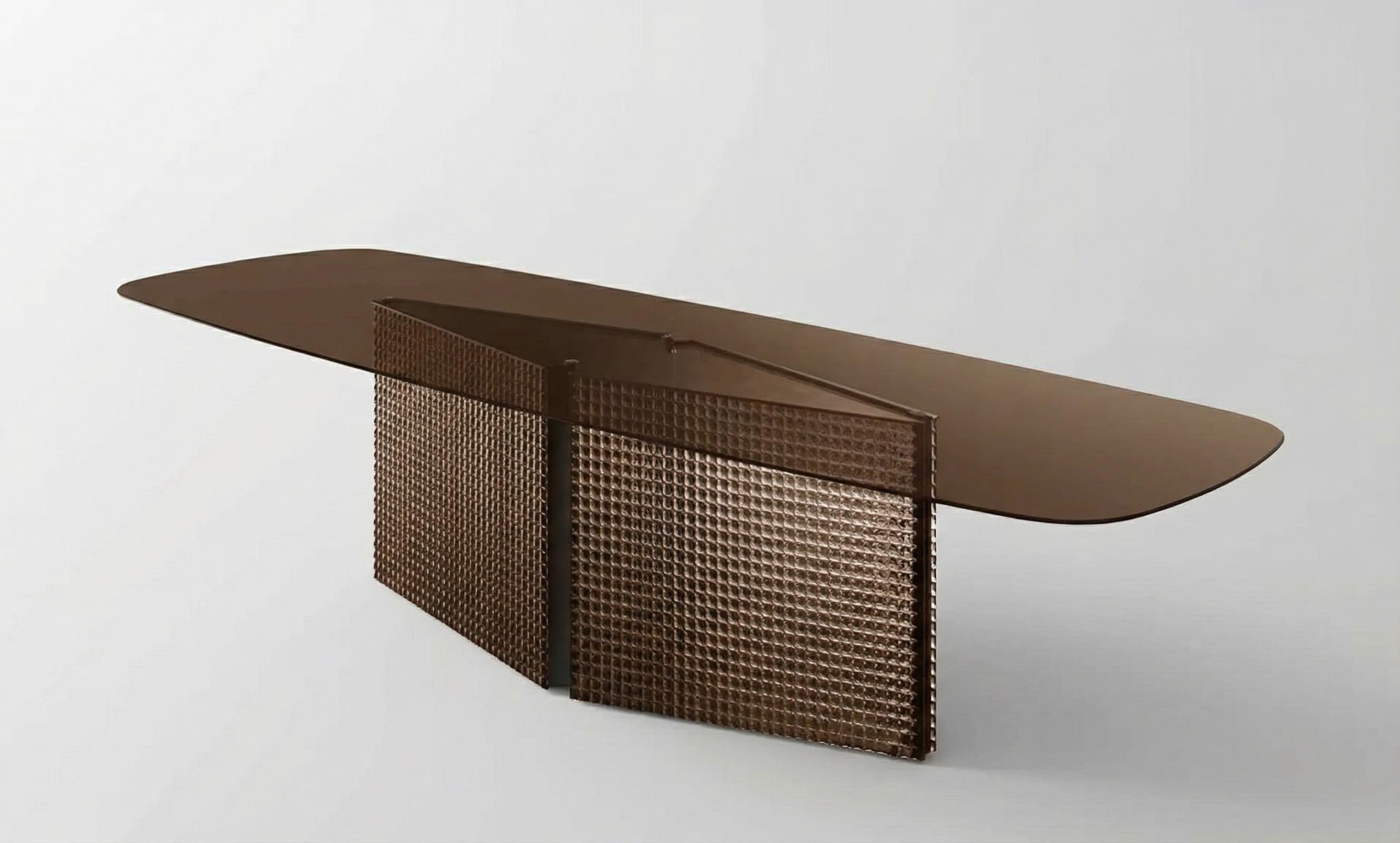 https://a.1stdibscdn.com/bow-bronze-fused-glass-dining-table-by-massimo-castagna-for-tonelli-design-for-sale-picture-4/f_77512/f_490020621772172353774/bow_dining_table_shaped_tonelly_design_bronze_master.jpg