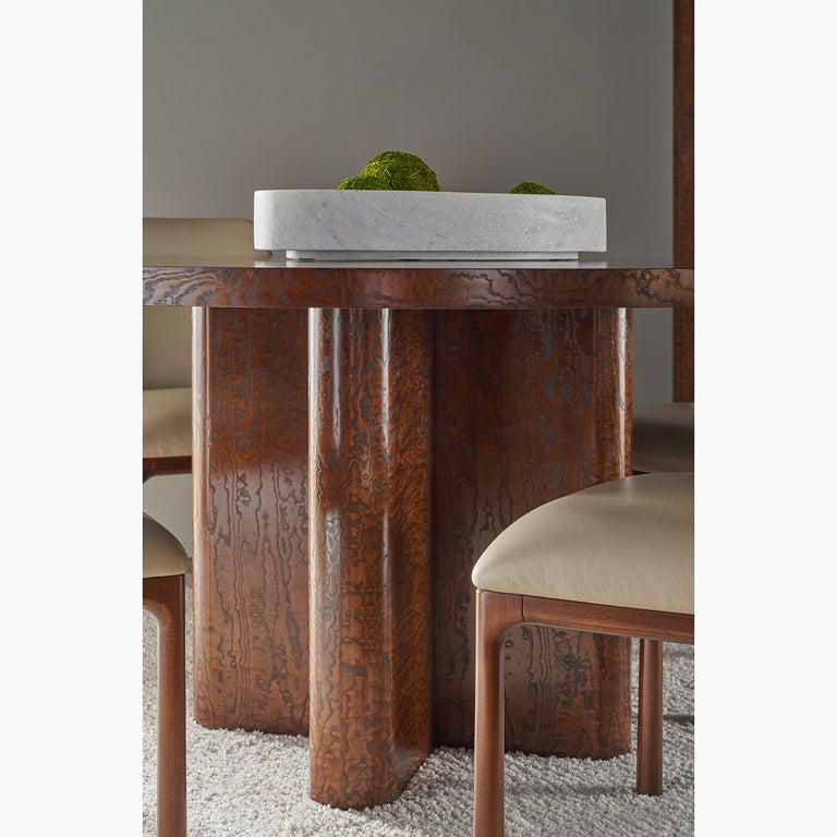 https://a.1stdibscdn.com/mid-century-burl-round-dining-table-for-sale-picture-5/f_8038/f_471482221761140124444/brown4_master.jpg?width=768