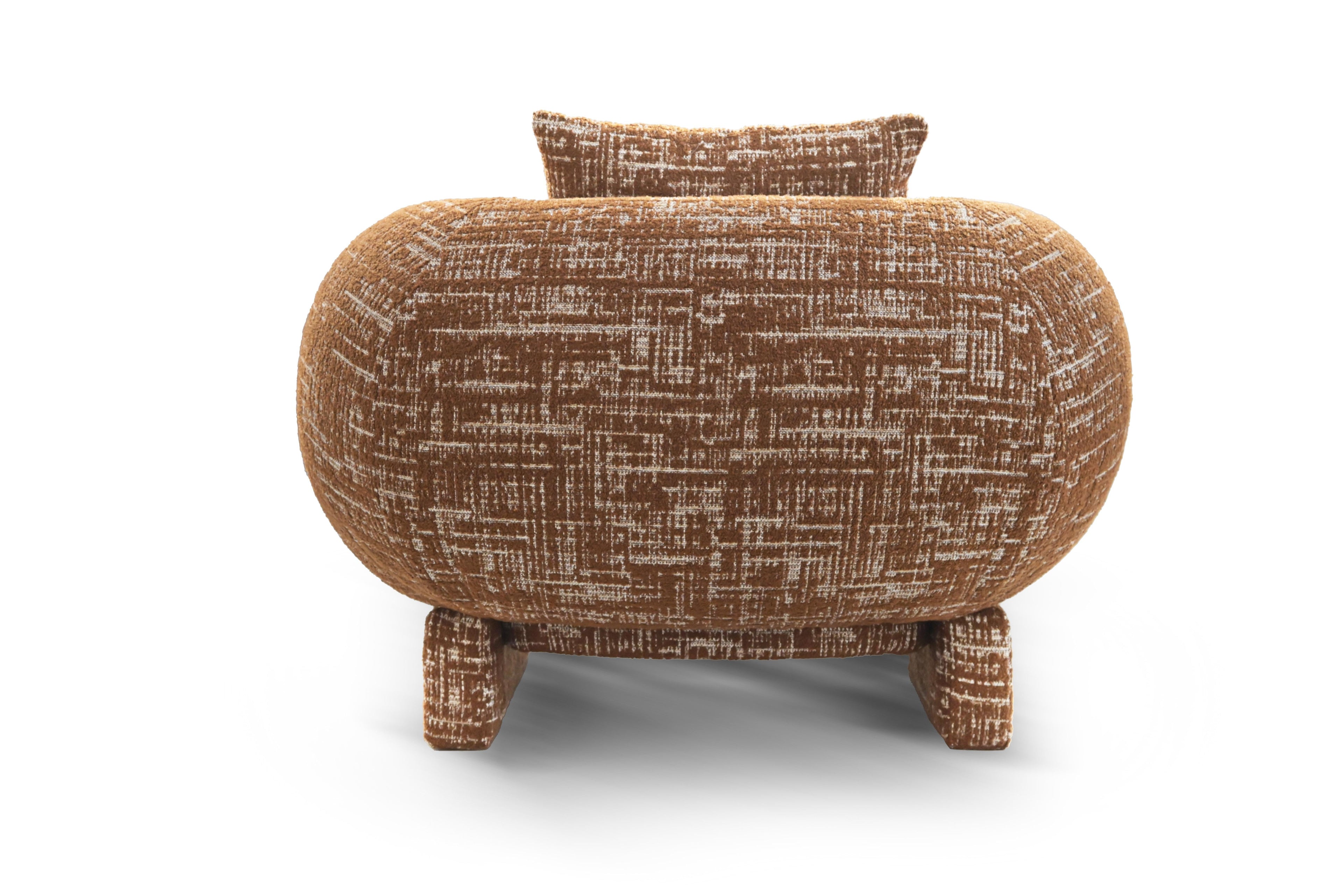 https://a.1stdibscdn.com/bubble-armchair-upholstered-in-nubra-fabric-for-sale-picture-6/f_53522/f_487647521770828755306/bubble_ARMCHAIR_COLLECTOR3_master.jpg