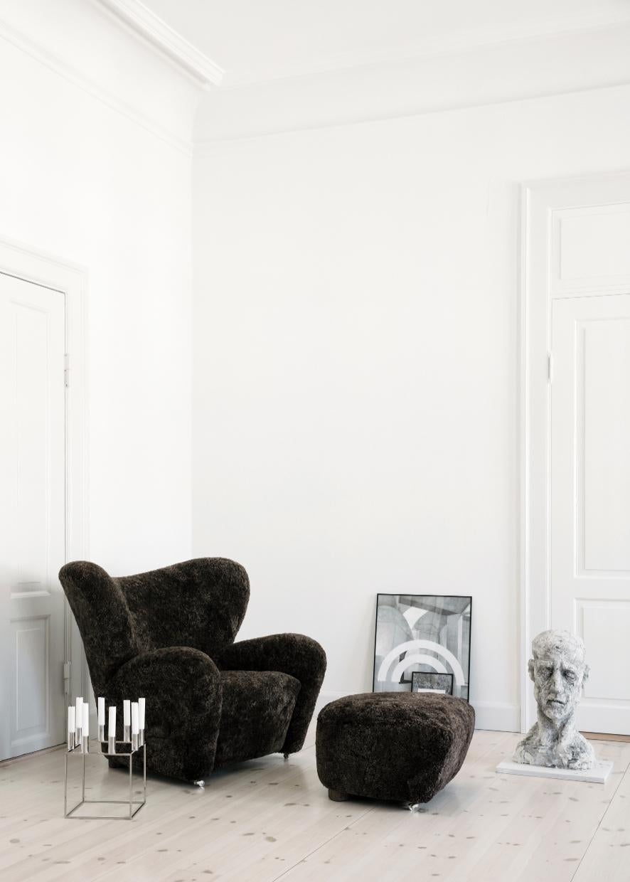 https://a.1stdibscdn.com/set-of-2-espresso-sheepskin-the-tired-man-lounge-chair-by-lassen-for-sale-picture-11/f_12192/f_329316221677160593745/byLassen_The_Tired_Man_espresso_300_master.jpg
