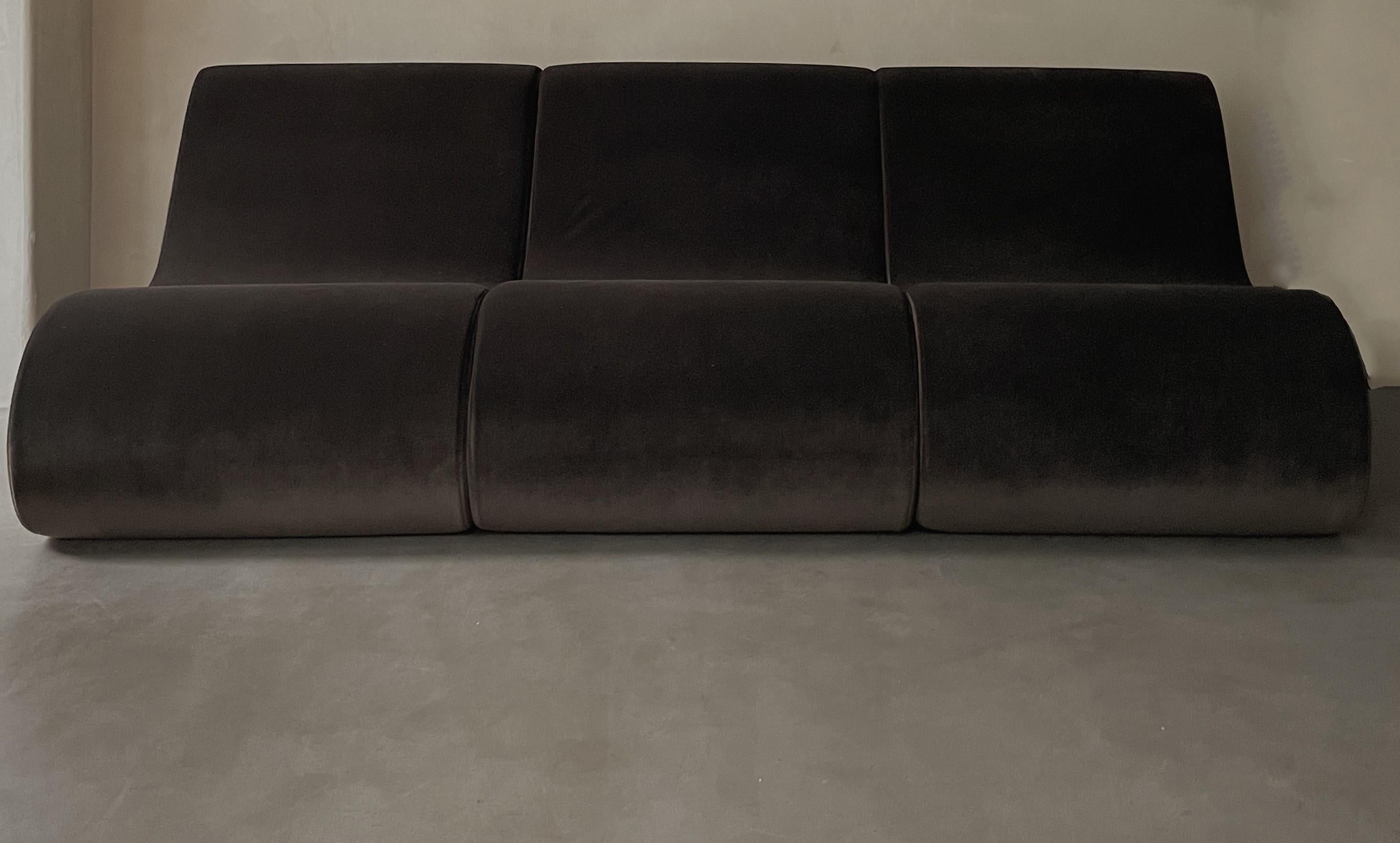 https://a.1stdibscdn.com/modular-sofa-by-karstudio-for-sale-picture-2/f_12192/f_327068221676044285090/c5061a6427142d7112ea1e96b6c0fa6d_master.jpg