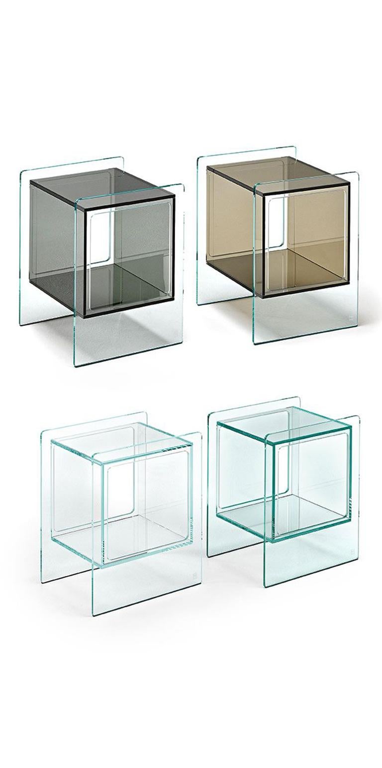 https://a.1stdibscdn.com/fiam-magique-cubo-mqc-3834-bedside-table-with-cube-in-glass-by-studio-klass-for-sale-picture-3/12330573/f_188574721587974907471/c8390ec2ebeacdb552ce0d20cec82300_master.jpg