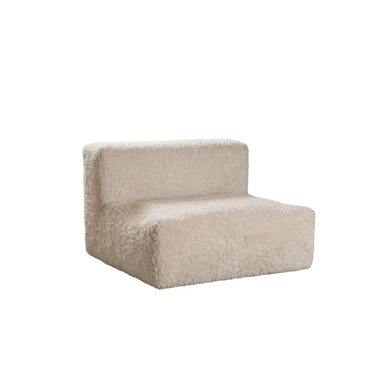 https://a.1stdibscdn.com/modular-sofa-in-new-zealand-curly-short-wool-sheepskin-denmark-21st-century-for-sale-picture-4/f_98092/f_463268321755593848454/cGVyZmlvbi83YjA3M2Q1Yi03YzI1LTQ0ODUtOGI2Yi1lYTViYzI3ZWRlMGEucG5n_png_master.jpeg
