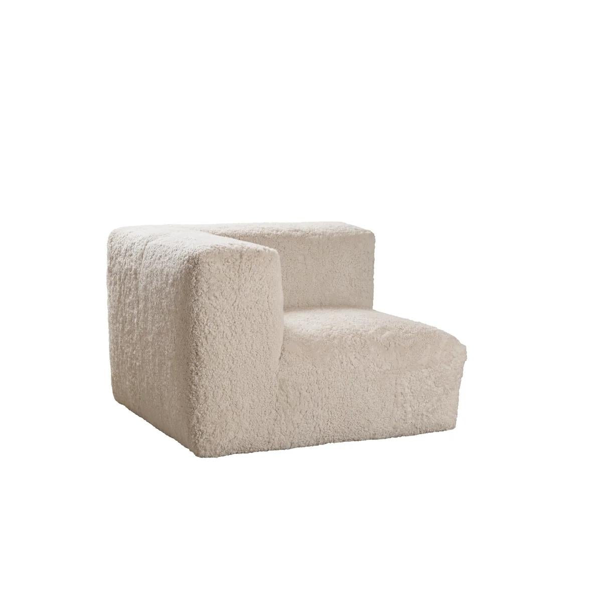https://a.1stdibscdn.com/modular-sofa-in-new-zealand-curly-short-wool-sheepskin-denmark-21st-century-for-sale-picture-3/f_98092/f_463268321755593848392/cGVyZmlvbi8wZGVlY2NmNy1jYTRiLTQ1NjgtYTA2NC0wMzI0MGZmMDk0MjcucG5n_png_master.jpeg