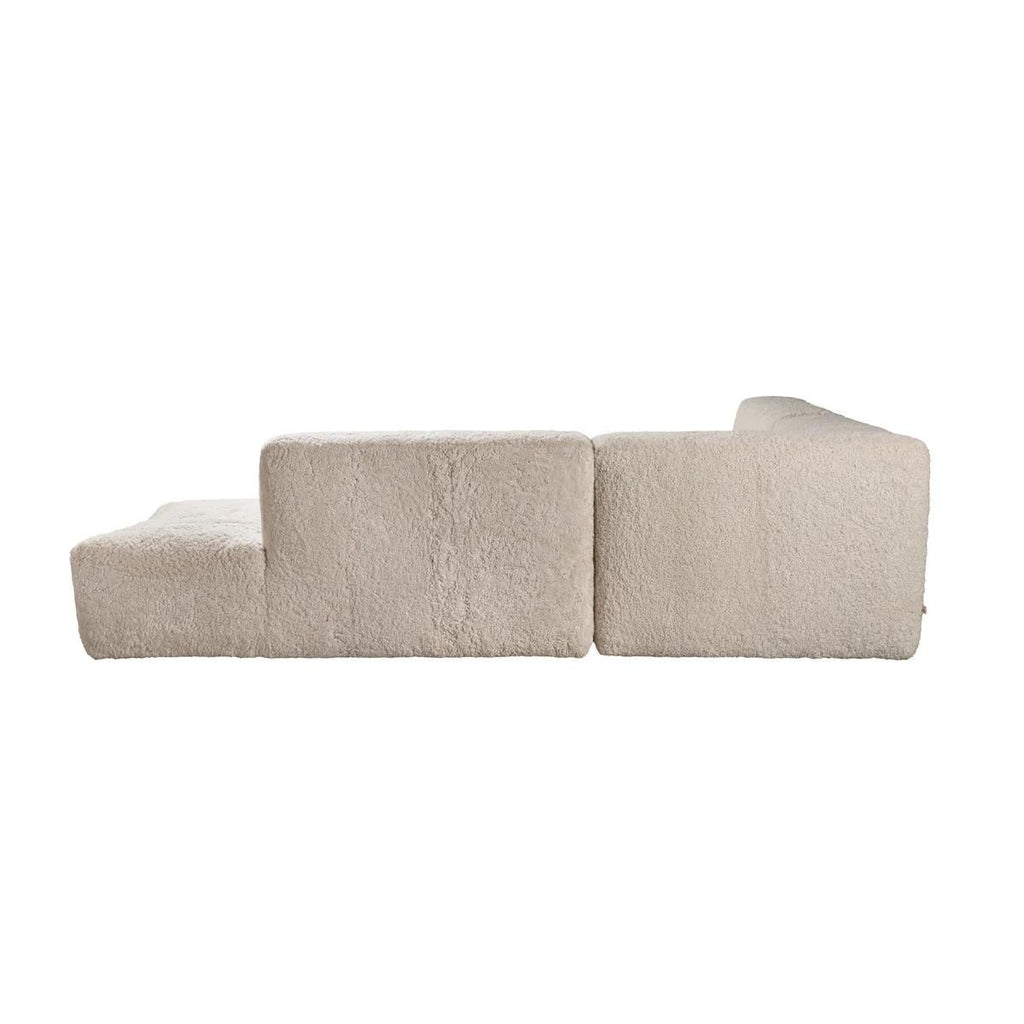 https://a.1stdibscdn.com/modular-sofa-in-new-zealand-curly-short-wool-sheepskin-denmark-21st-century-for-sale-picture-8/f_98092/f_463268321755593848275/cGVyZmlvbi8zMzIyMWNhZi1kZWE0LTQ0MTUtODQxMC0yZTkzNDg1MGYxNTgucG5n_png_master.jpeg