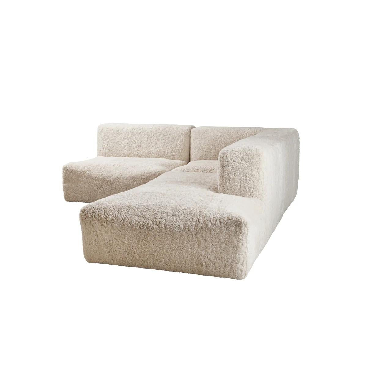 https://a.1stdibscdn.com/modular-sofa-in-new-zealand-curly-short-wool-sheepskin-denmark-21st-century-for-sale-picture-5/f_98092/f_463268321755594007094/cGVyZmlvbi9lMjAwYzc0NC03ZmRiLTRkOGItYjg5NC1lMmM1YzIwYzNkMzMucG5n_jpg_master.jpeg