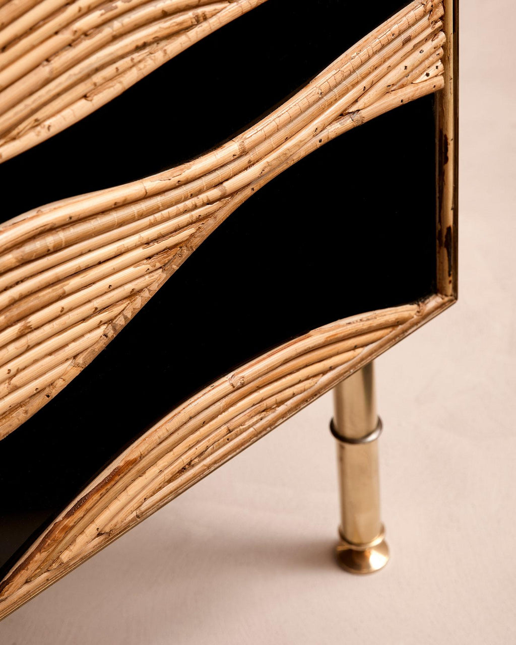 https://a.1stdibscdn.com/glass-rattan-and-brass-mid-century-style-cabinet-italy-for-sale-picture-6/f_18933/f_481126621766800998673/cabinet_legs_detail_master.jpg