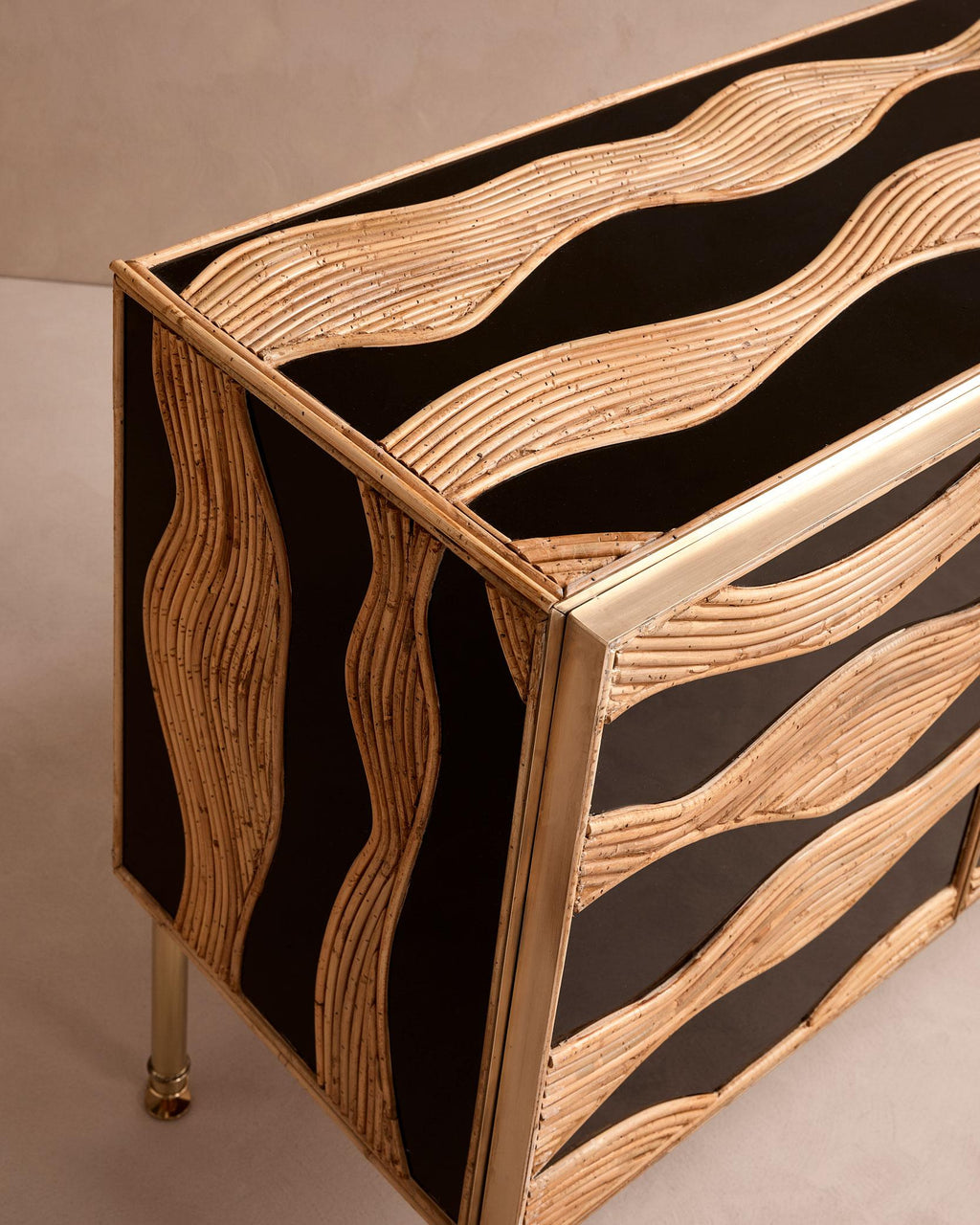https://a.1stdibscdn.com/glass-rattan-and-brass-mid-century-style-cabinet-italy-for-sale-picture-5/f_18933/f_481126621766800977395/cabinet_side_detail_master.jpg