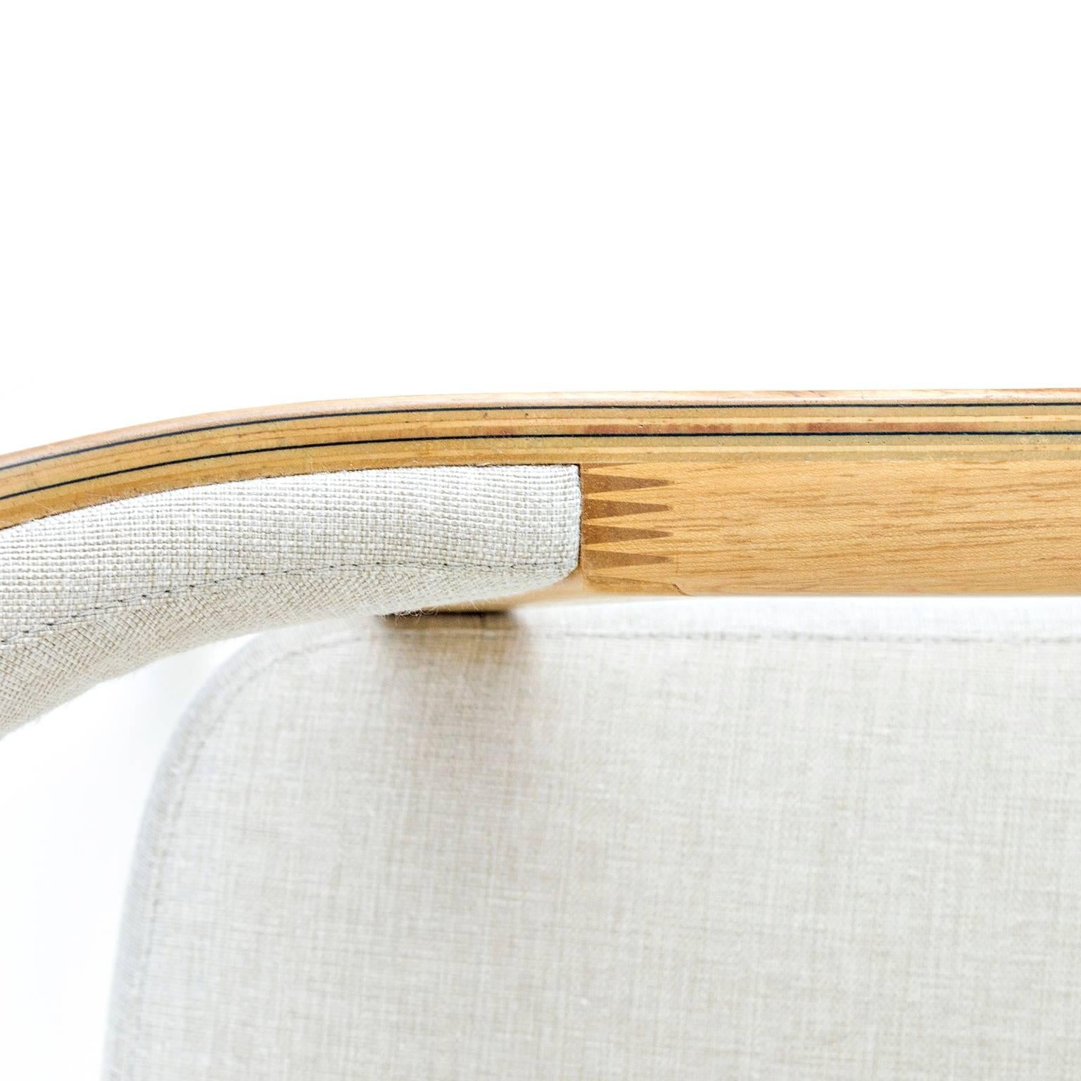 https://a.1stdibscdn.com/minimalist-modern-armchair-in-hardwood-brazilian-design-for-sale-picture-5/f_35593/f_109030211527352816224/cadeira_hug_tape_ada_11__master.jpg