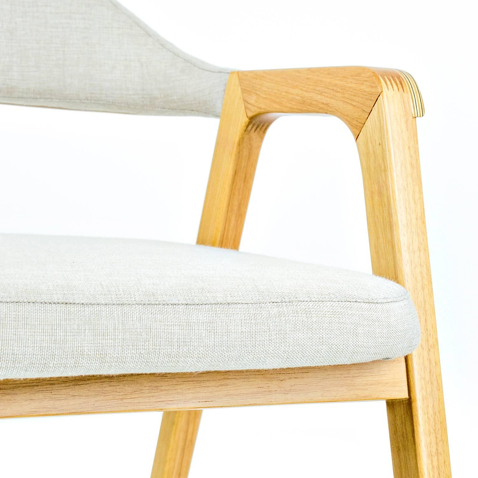 https://a.1stdibscdn.com/minimalist-modern-armchair-in-hardwood-brazilian-design-for-sale-picture-6/f_35593/f_109030211527352817487/cadeira_hug_tape_ada_13__master.jpg