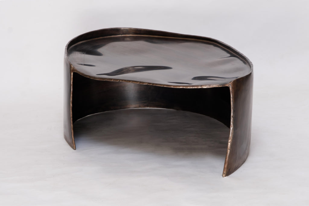 https://a.1stdibscdn.com/contemporary-patinated-brass-calle-coffee-table-with-organic-shape-for-sale-picture-6/f_70152/f_423218721731668131341/calle_christianfregnan_cfstudio_005_master.jpg