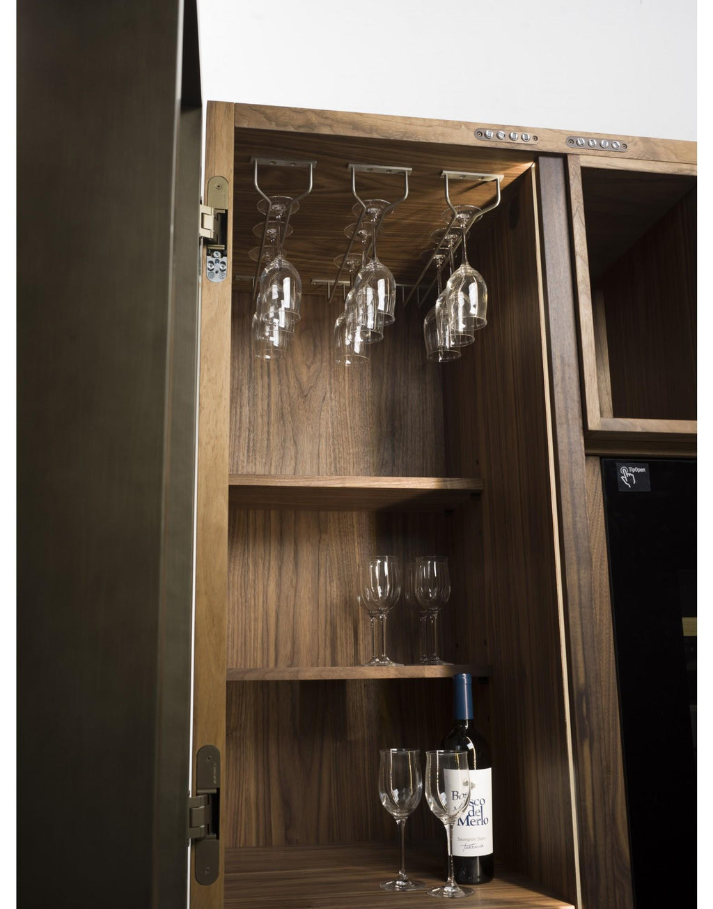 https://a.1stdibscdn.com/contemporary-italian-wine-storage-cabinet-in-solid-walnut-for-sale-picture-8/f_27693/f_149205911559259974483/cambusa_glass_alta_risoluzione_5__master.jpg