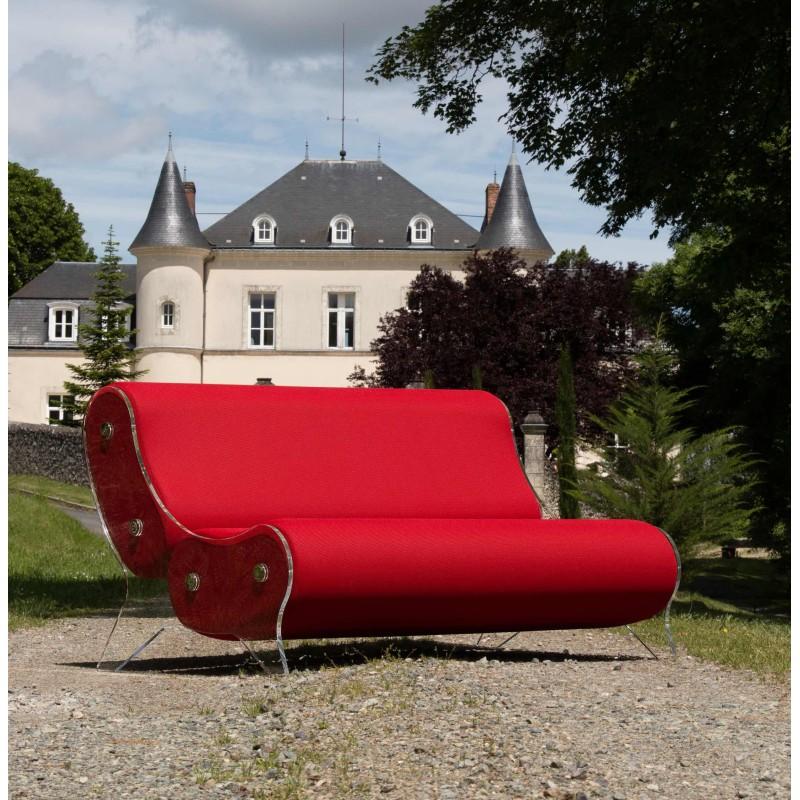 https://a.1stdibscdn.com/kuumo-sofa-by-mw-designer-furniture-for-sale-picture-2/f_12192/f_421697921730762376074/canape_kuumo_en_verre_acrylique_assise_en_mousse_runner_2__master.jpg
