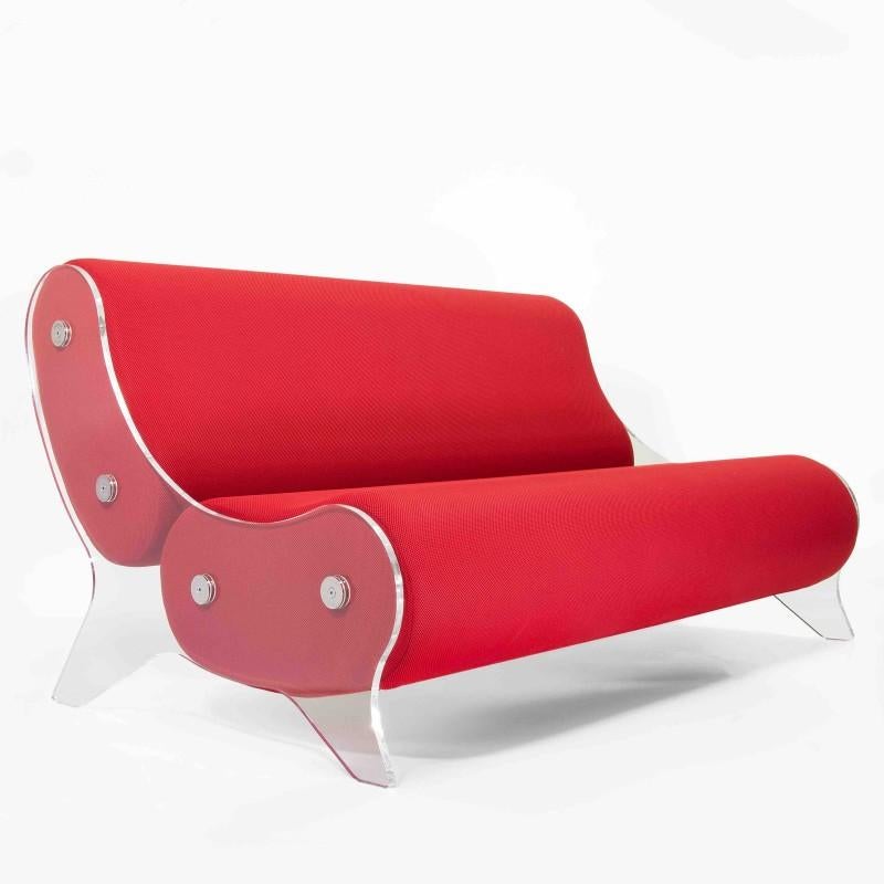 https://a.1stdibscdn.com/kuumo-sofa-by-mw-designer-furniture-for-sale-picture-5/f_12192/f_421697921730762377222/canape_kuumo_en_verre_acrylique_assise_en_mousse_runner_master.jpg