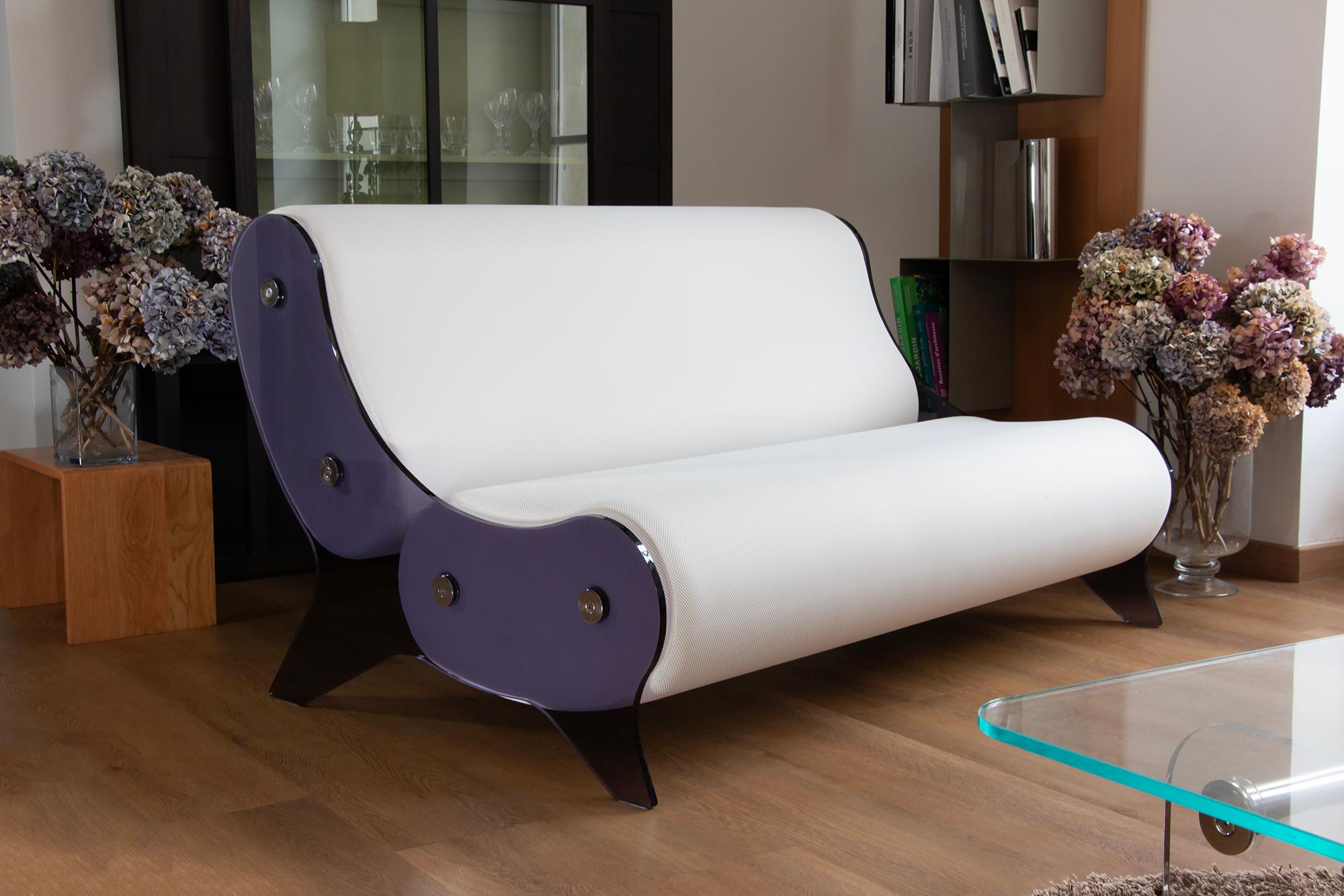 https://a.1stdibscdn.com/modern-style-sofa-smoked-gray-blue-pmma-panels-by-mw-designer-furniture-for-sale-picture-2/f_83282/f_426773521733904618555/canape_moderne_kuumo_blanc_master.jpg