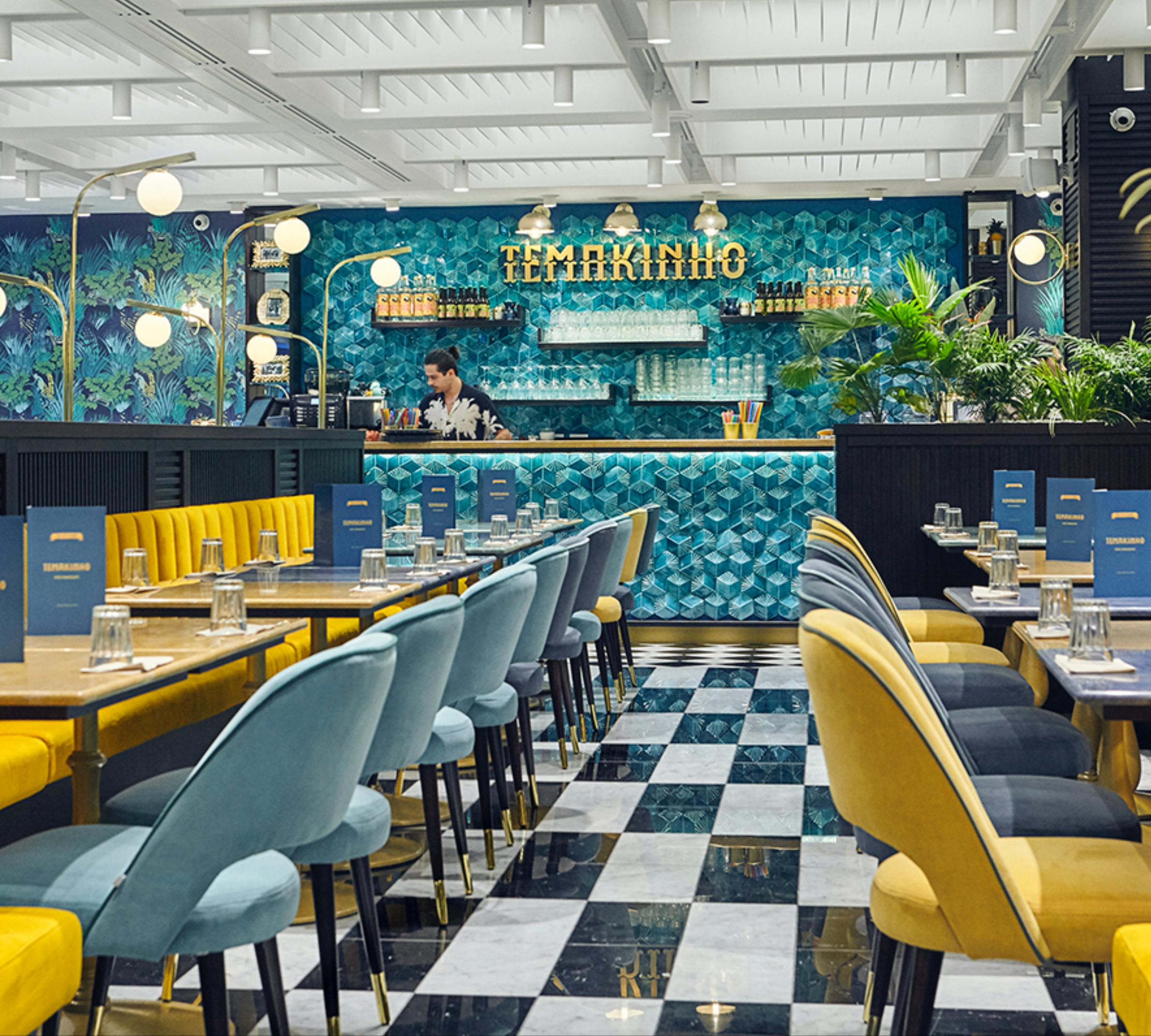 https://a.1stdibscdn.com/dinning-chair-ava-brass-fittings-blue-seat-and-textured-blue-backrest-for-sale-picture-15/f_40973/f_286941621737031203254/captura_de_ecra_2021_06_18_as_10_18_30_master.jpg