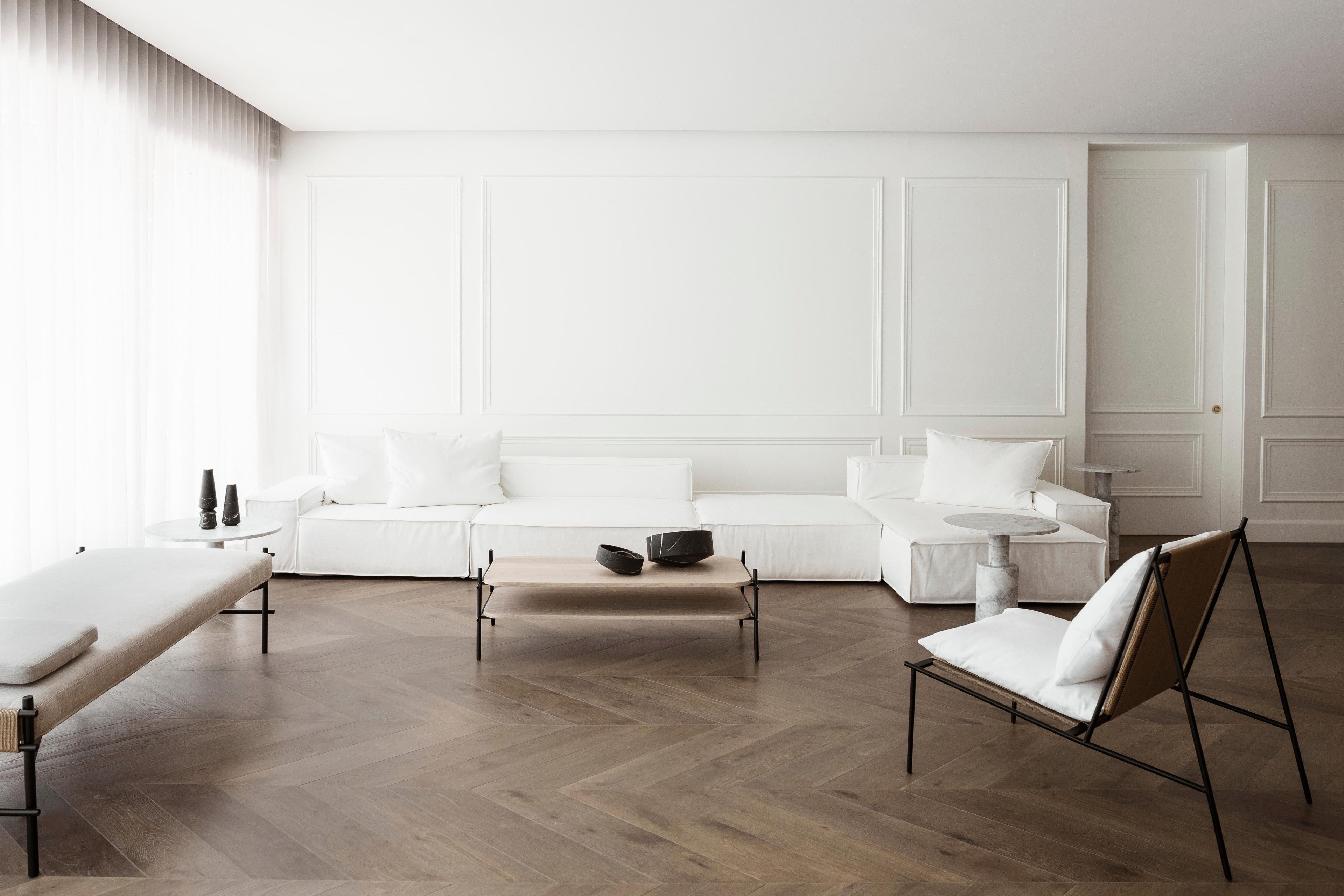 https://a.1stdibscdn.com/arena-xl-sofa-set-in-linen-color-fabric-upholstery-for-sale-picture-2/f_47391/f_209967721602718683074/casaquieta_fabianml_03_master.JPG
