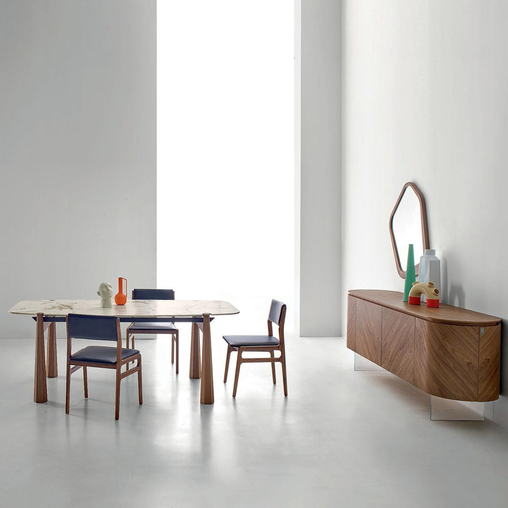 https://a.1stdibscdn.com/york-dining-table-in-walnut-canaletto-with-calacatta-ceramic-top-for-sale-picture-4/f_17062/f_492758521773834117865/cglfb54dmkor2gp7ykq9605rw3ma_master.jpg