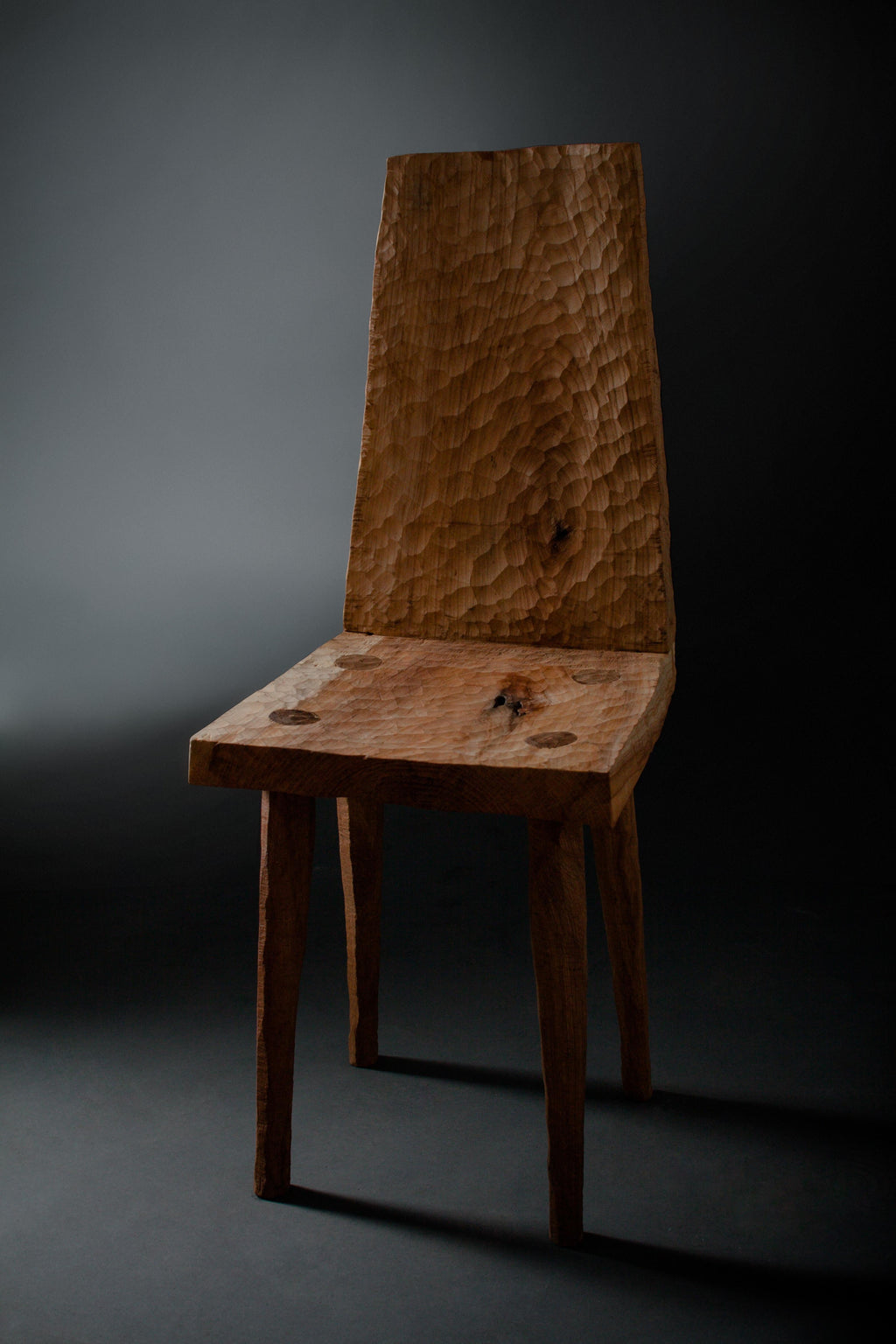 https://a.1stdibscdn.com/sculpted-chair-n3-in-solid-oak-wood-for-sale-picture-2/f_31233/f_172589811576514409695/chair_1_master.jpg