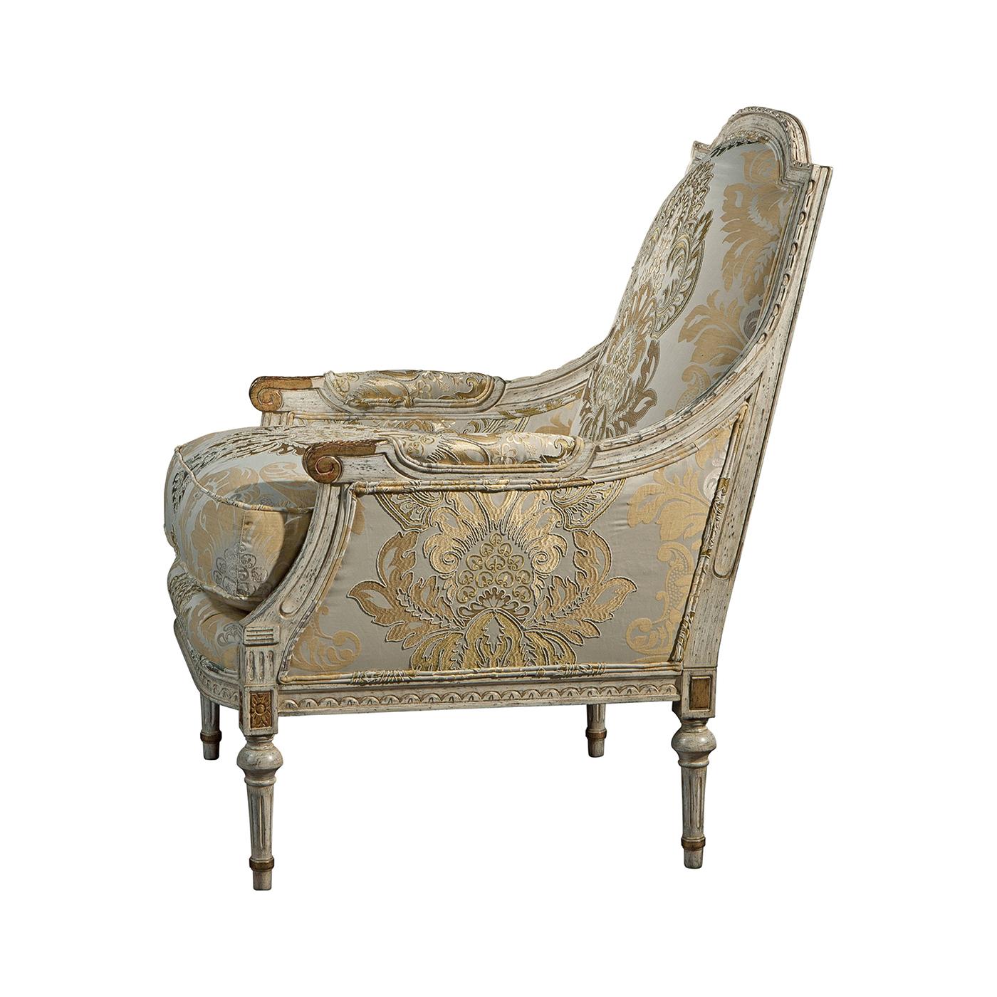 https://a.1stdibscdn.com/french-louis-xvi-style-bergere-for-sale-picture-3/f_8038/f_224118021745416878342/chair_3_master.jpg