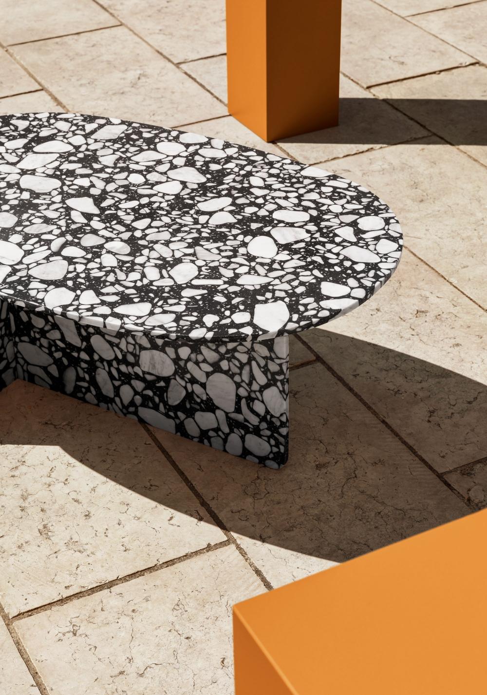https://a.1stdibscdn.com/chap-low-coffee-table-in-palladio-orange-and-grey-glass-by-matteo-zorzenoni-for-sale-picture-7/f_16392/f_442120121742920623886/chap_415686231102429_master.jpg