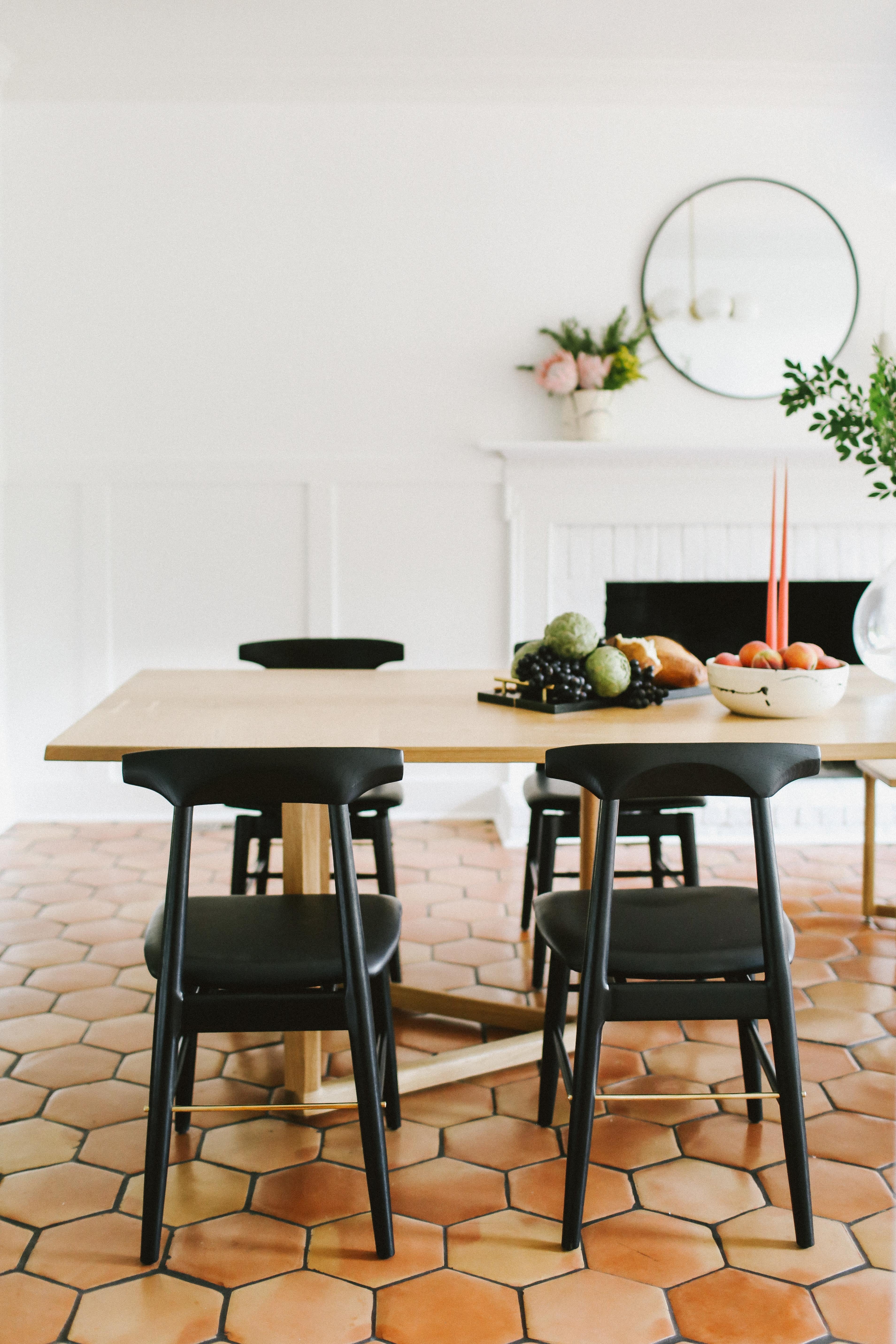 https://a.1stdibscdn.com/rectangle-12ft-long-wolf-dining-table-in-white-oak-for-sale-picture-5/f_24193/f_295776321657841248192/chris_earl_2_master.jpg