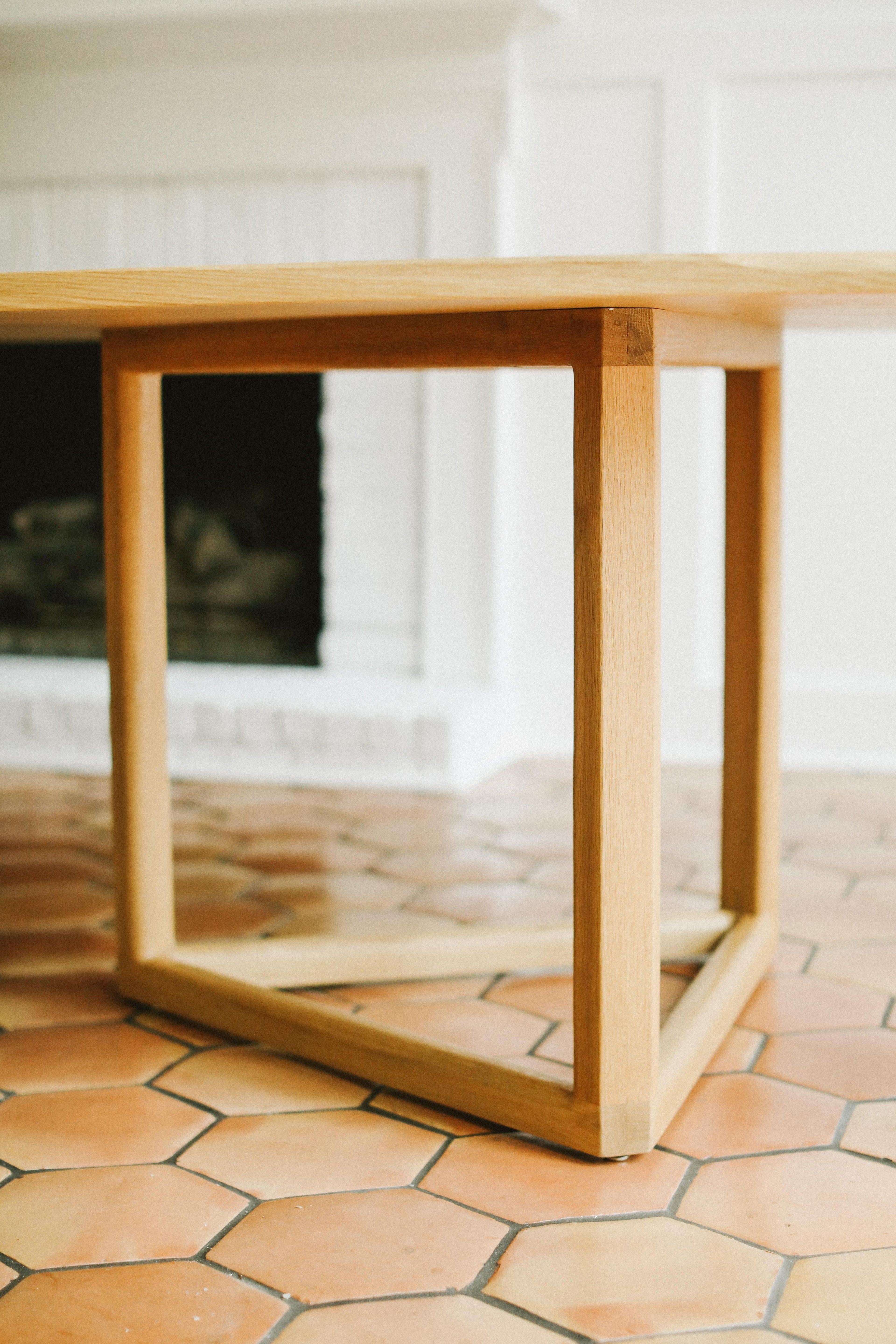 https://a.1stdibscdn.com/rectangle-12ft-long-wolf-dining-table-in-white-oak-for-sale-picture-6/f_24193/f_295776321657841290127/chris_earl_62_2__master.jpg